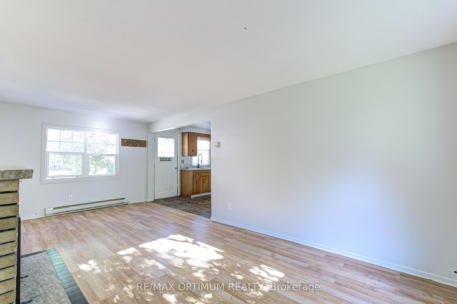 Photo 32 of 916 Queenston Road, Cambridge, Preston South — HOMEH