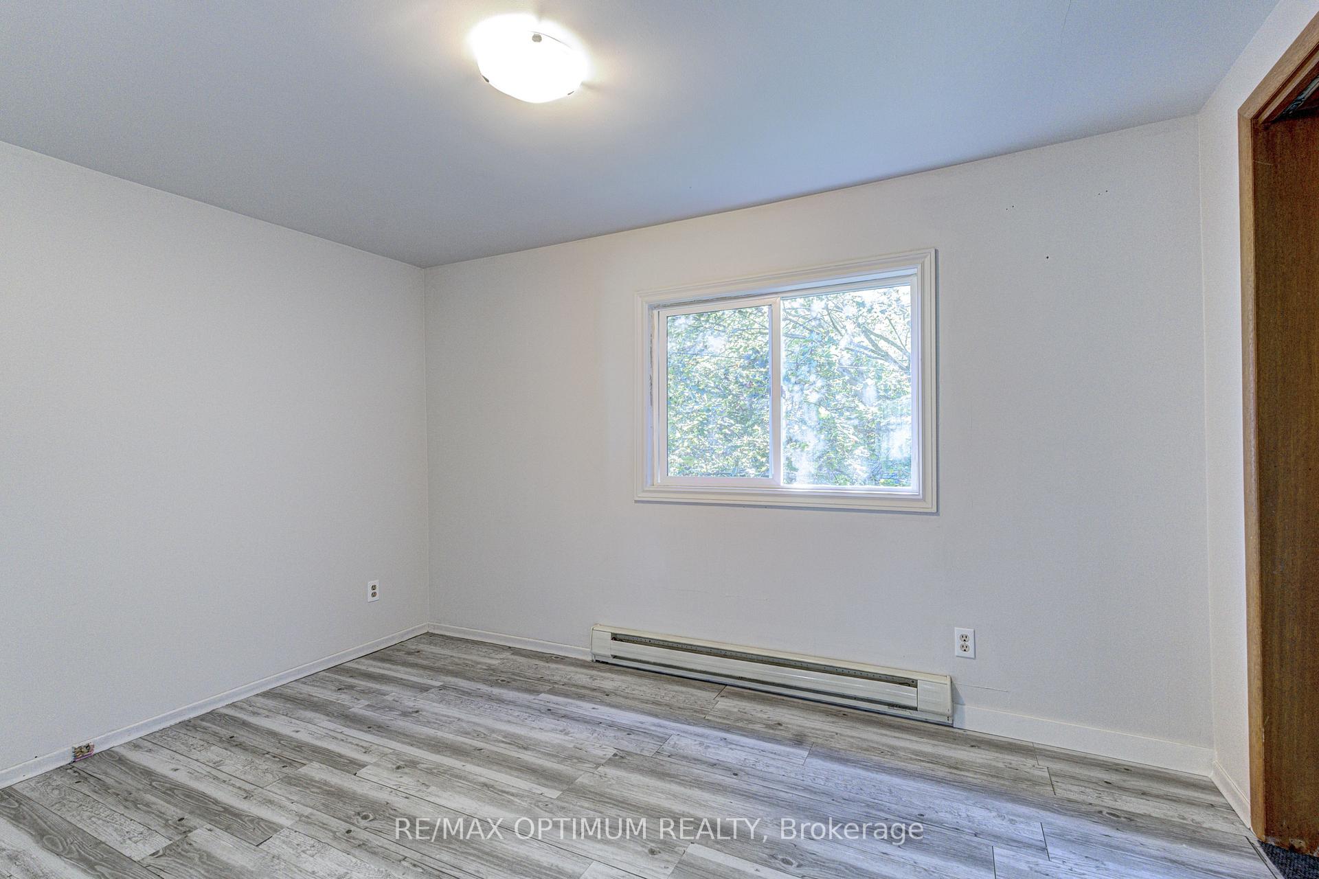 Photo 35 of 916 Queenston Road, Cambridge, Preston South — HOMEH