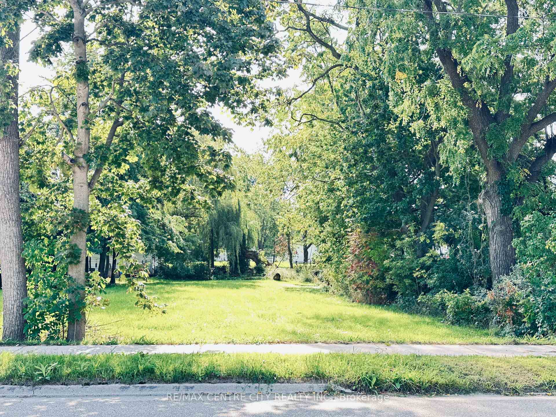 Photo 2 of 191 Appin Road, Southwest Middlesex, Glencoe — HOMEH