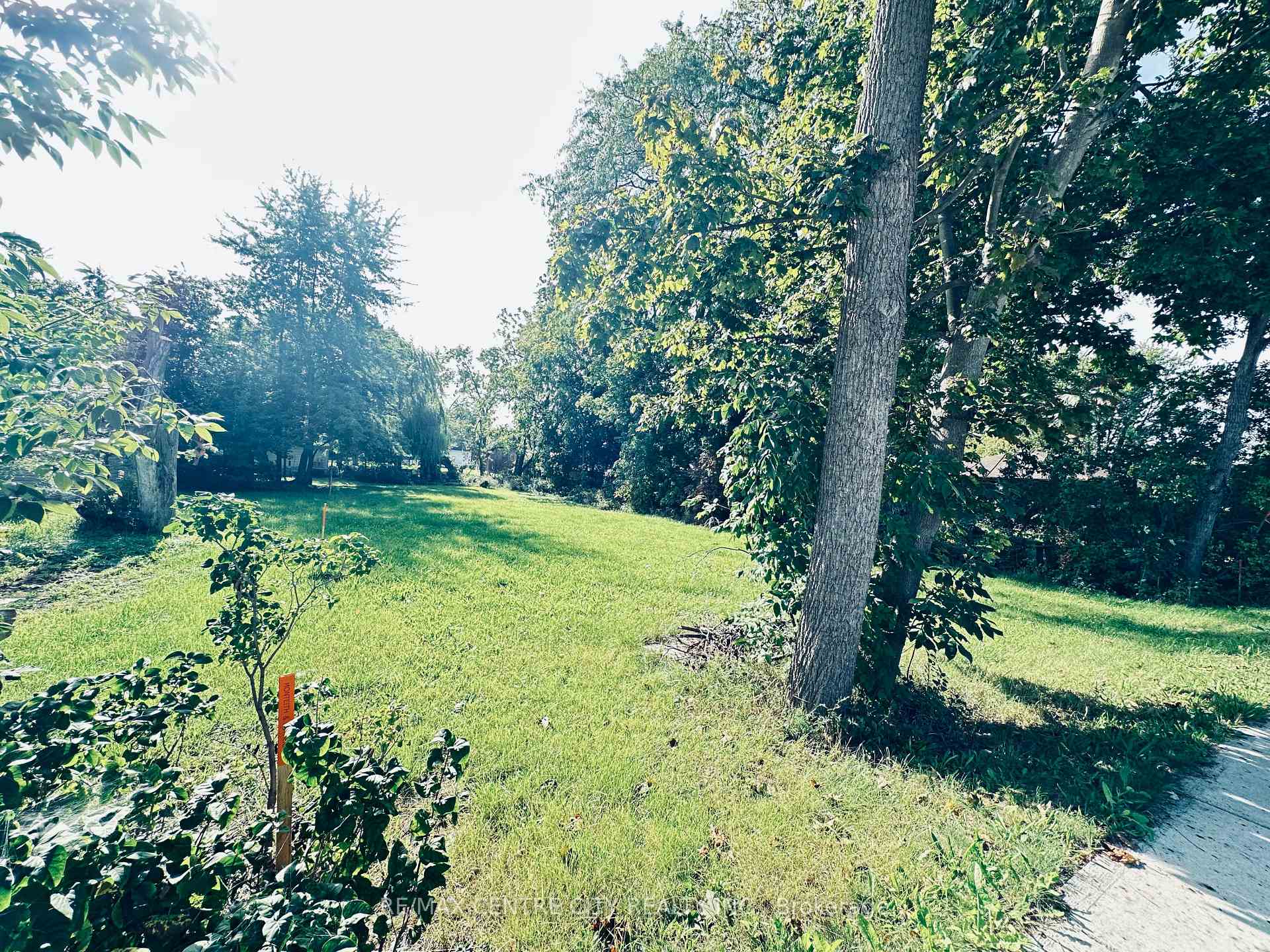 Photo 5 of 191 Appin Road, Southwest Middlesex, Glencoe — HOMEH