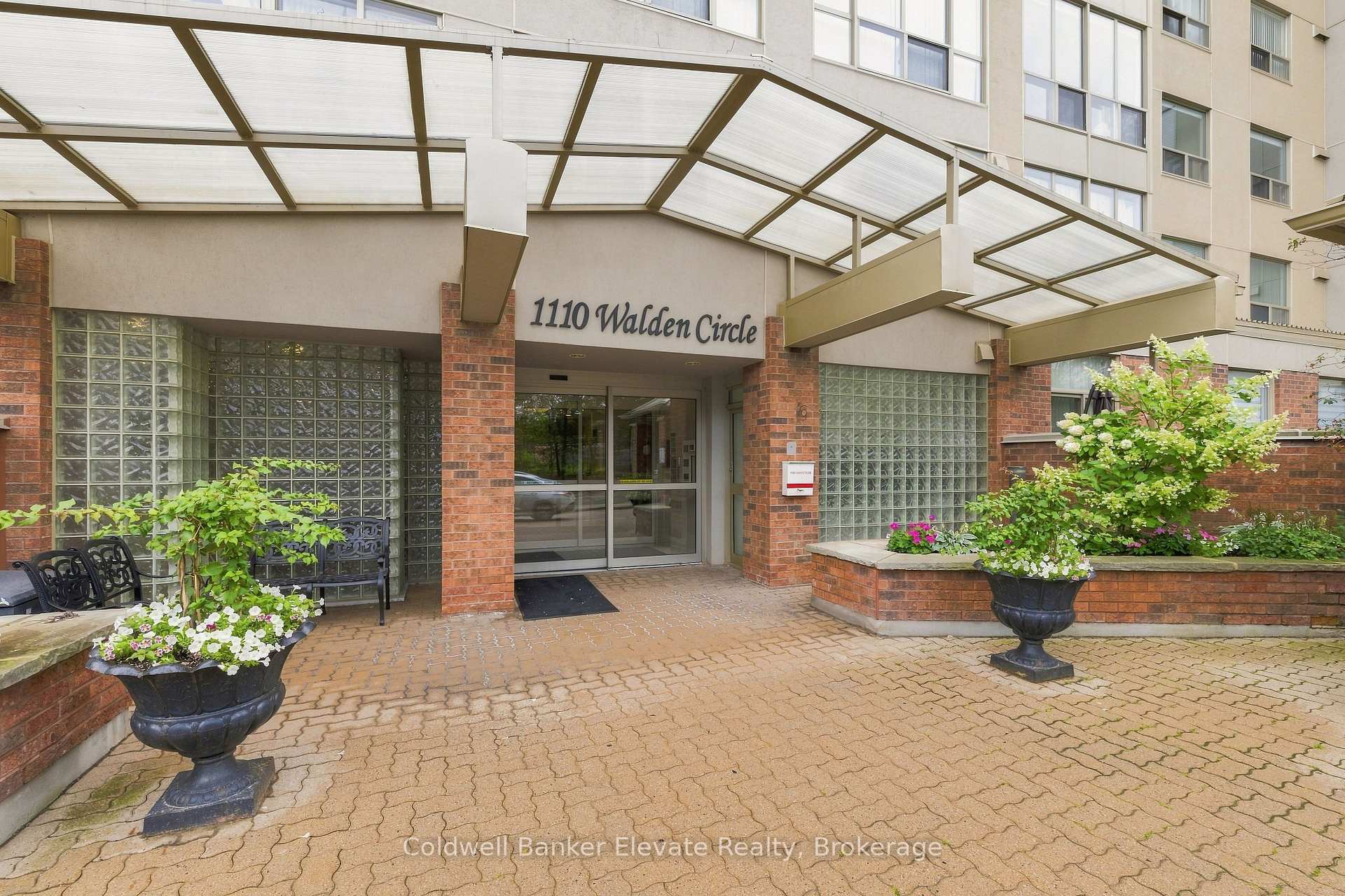 Photo 5 of Unit 312, 1110 Walden Circle, Mississauga, Clarkson — HOMEH