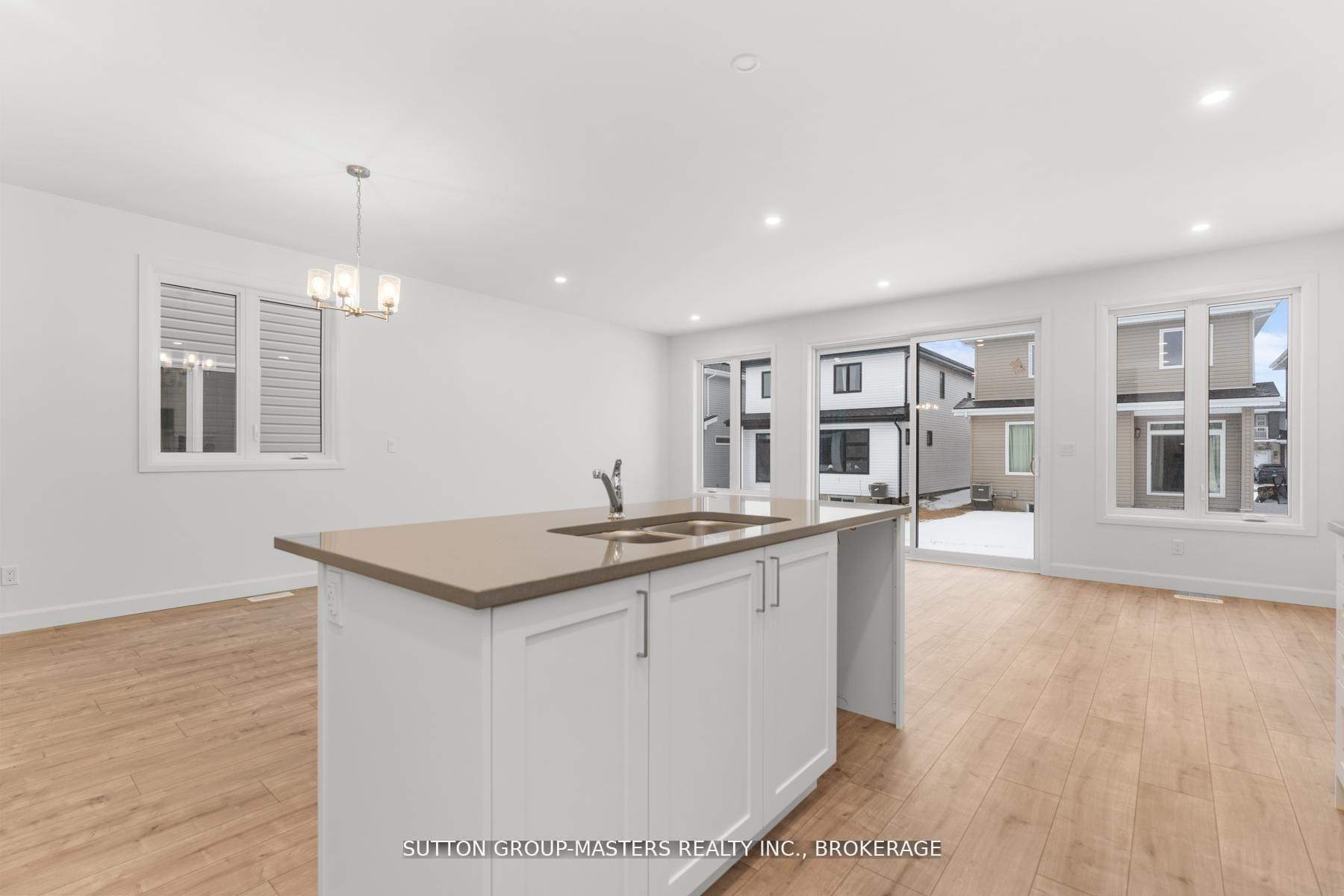 Photo 9 of 216 Superior Drive, Loyalist, Amherstview — HOMEH