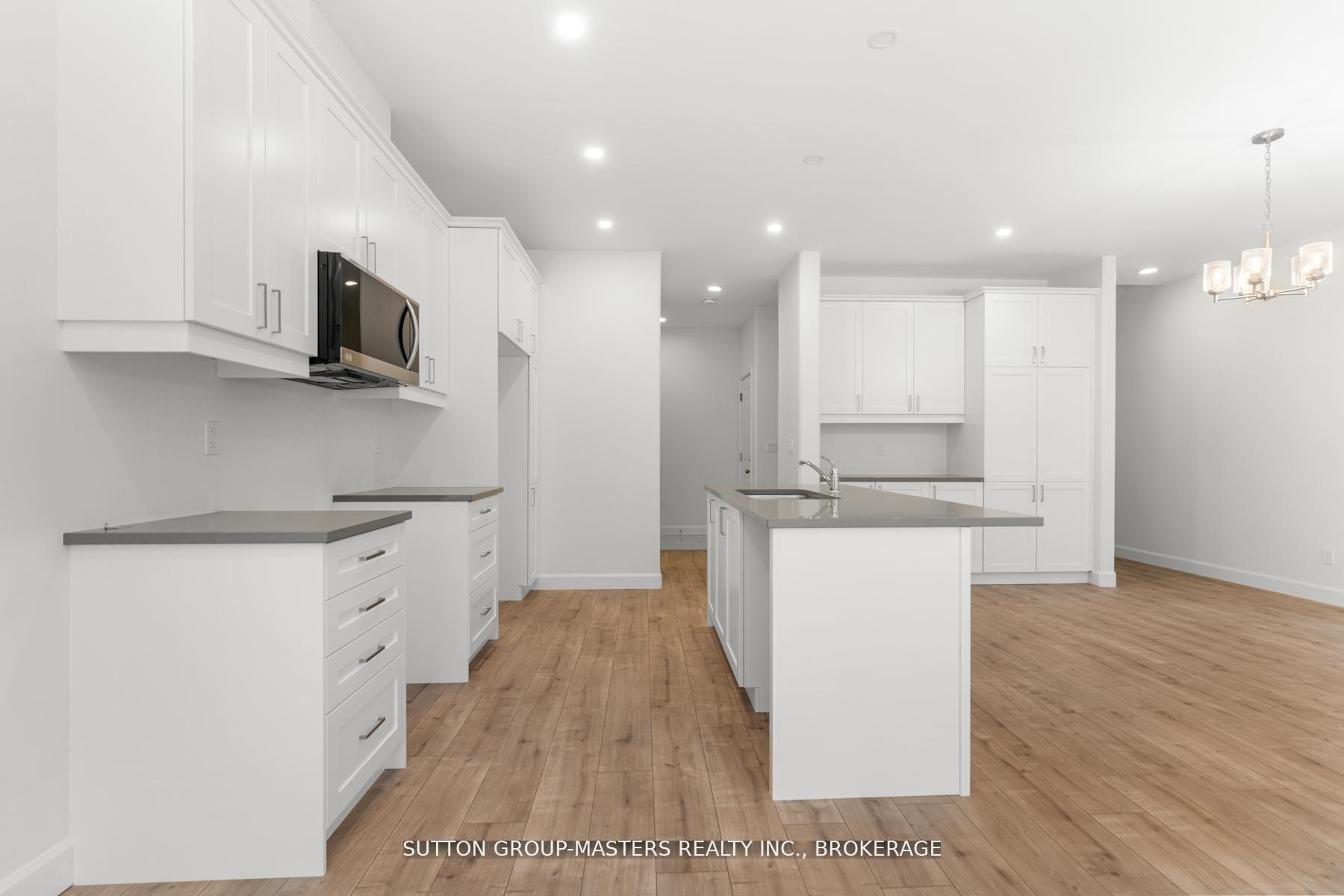Photo 10 of 216 Superior Drive, Loyalist, Amherstview — HOMEH