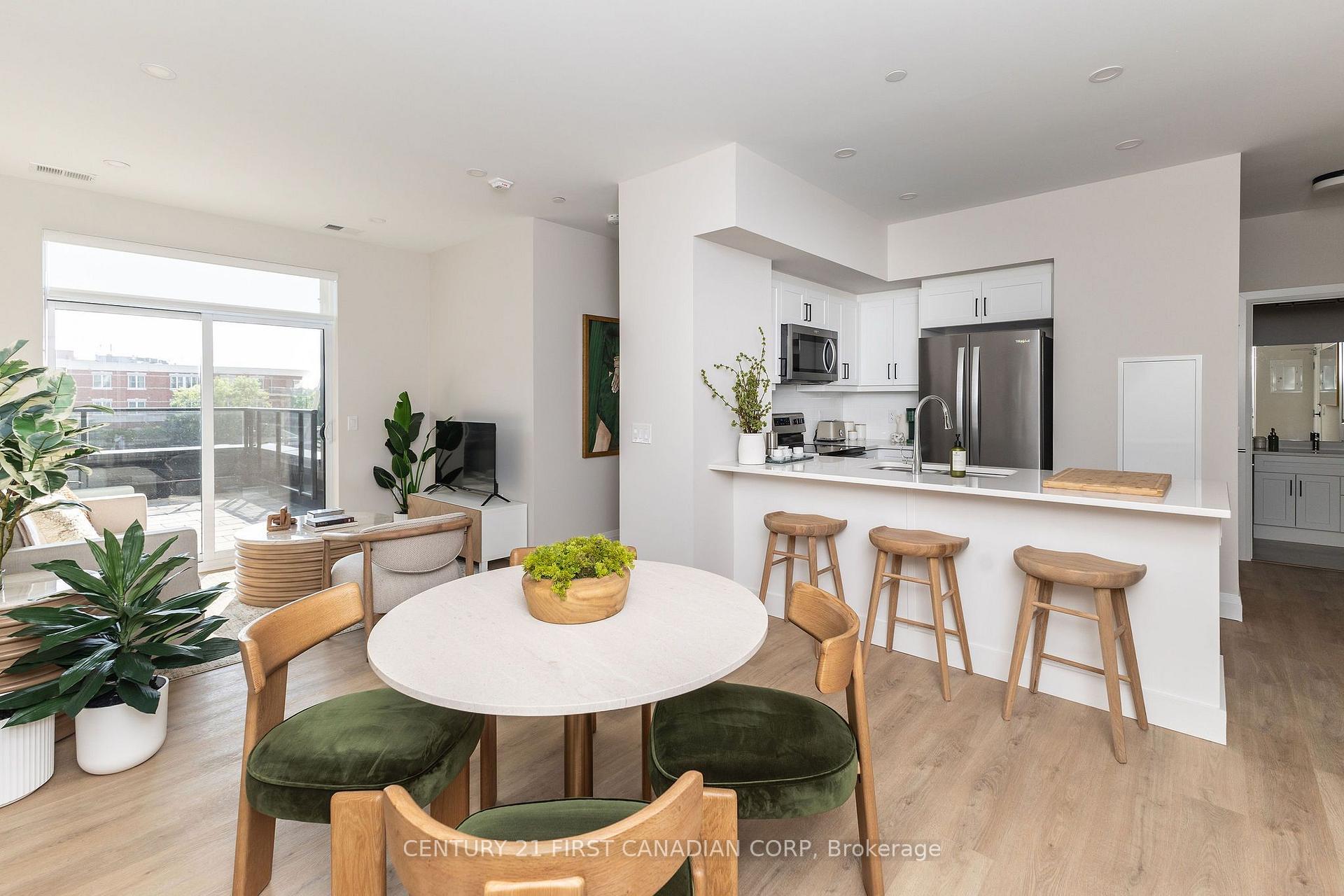 Photo 2 of Unit 419, 230 North Centre Road, London, North B — HOMEH