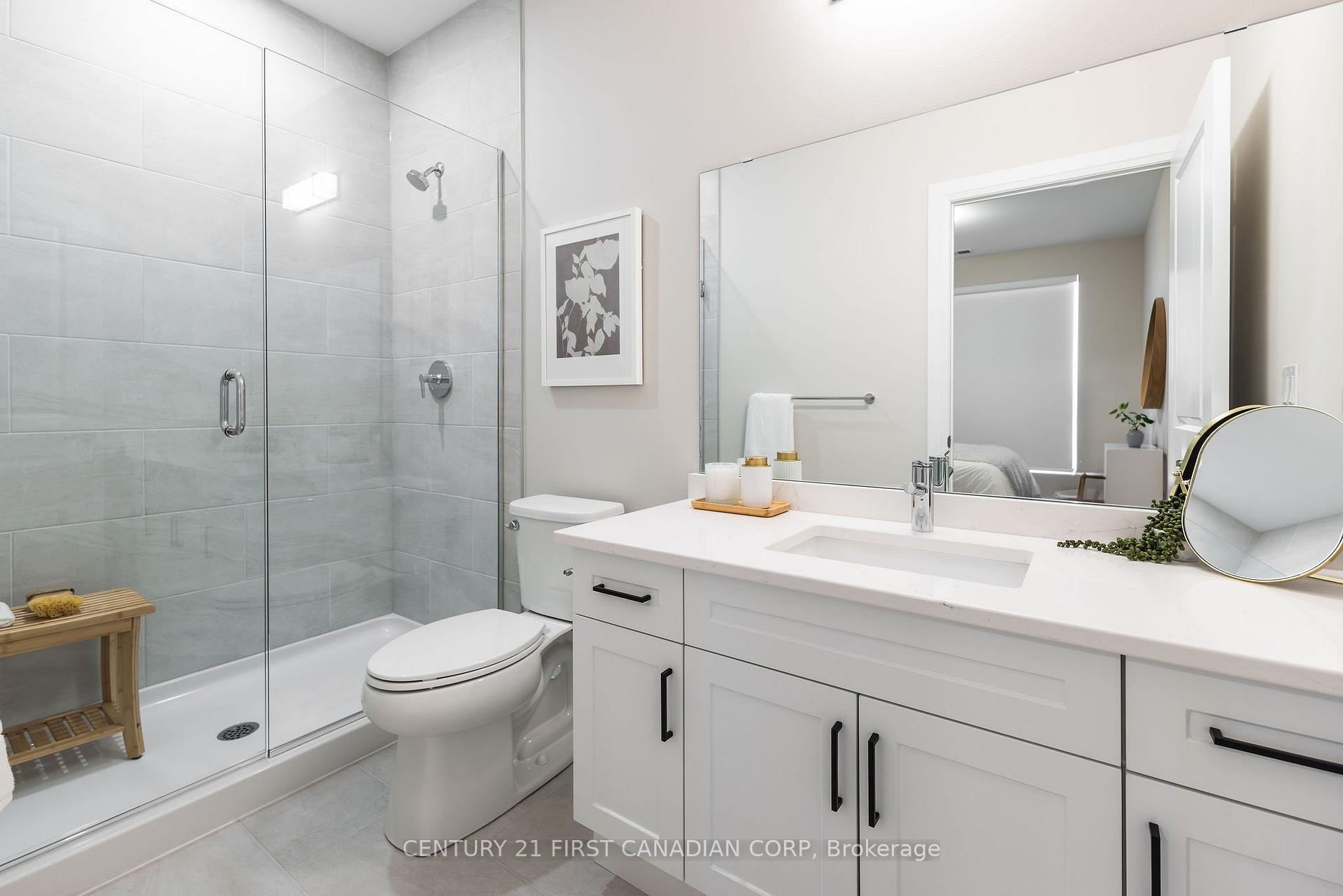 Photo 7 of Unit 419, 230 North Centre Road, London, North B — HOMEH