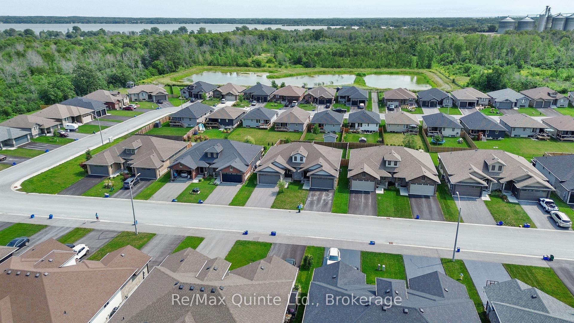Photo 5 of 57 Hillside Meadow Drive, Quinte West, Murray Ward — HOMEH
