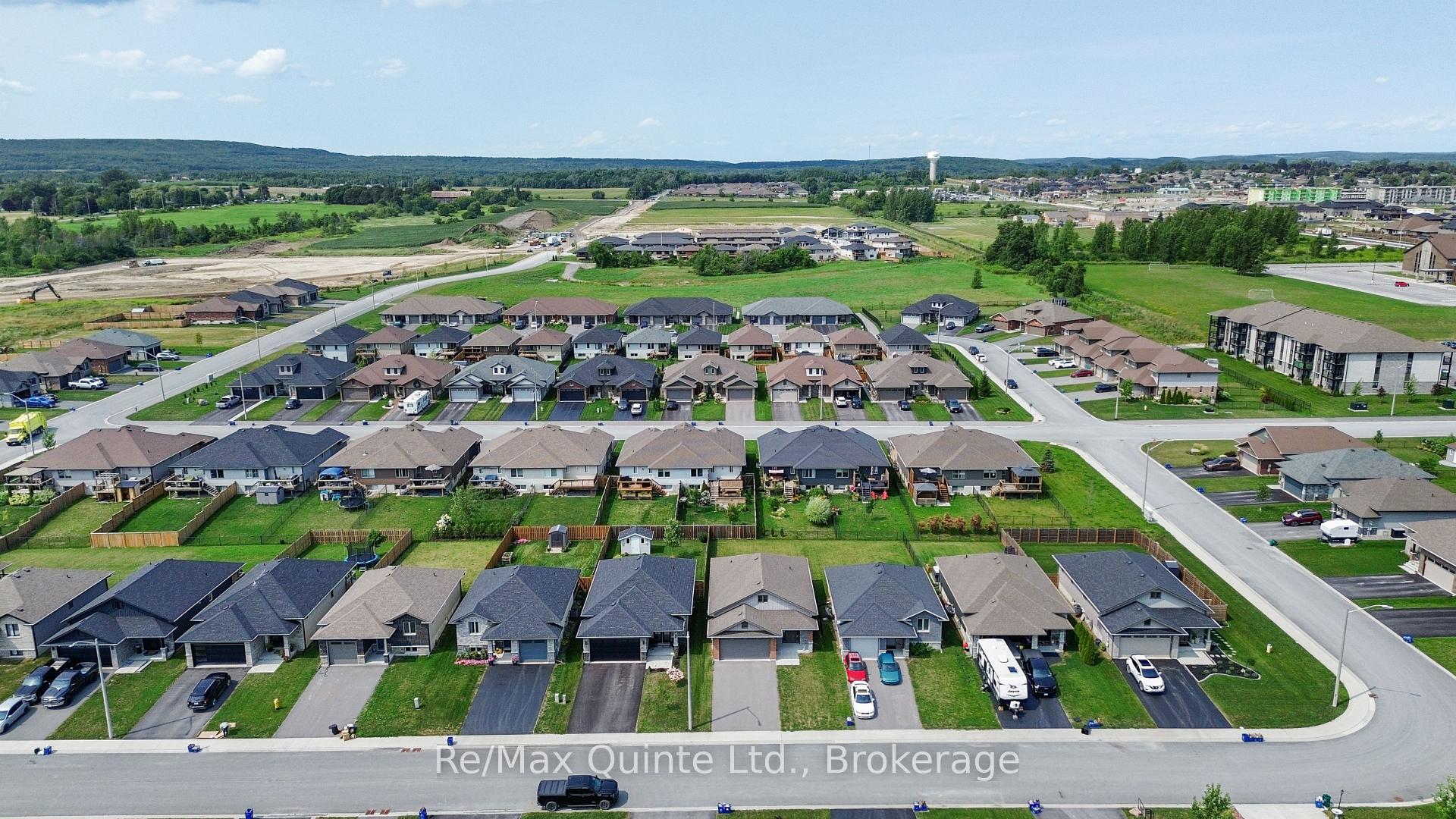 Photo 7 of 57 Hillside Meadow Drive, Quinte West, Murray Ward — HOMEH
