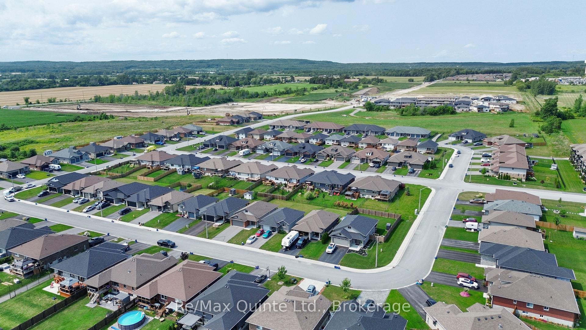 Photo 8 of 57 Hillside Meadow Drive, Quinte West, Murray Ward — HOMEH
