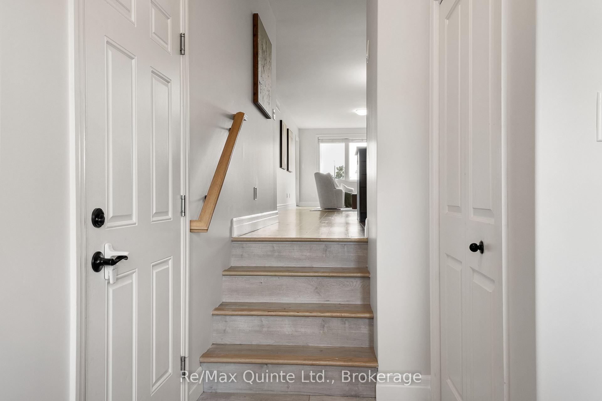 Photo 10 of 57 Hillside Meadow Drive, Quinte West, Murray Ward — HOMEH