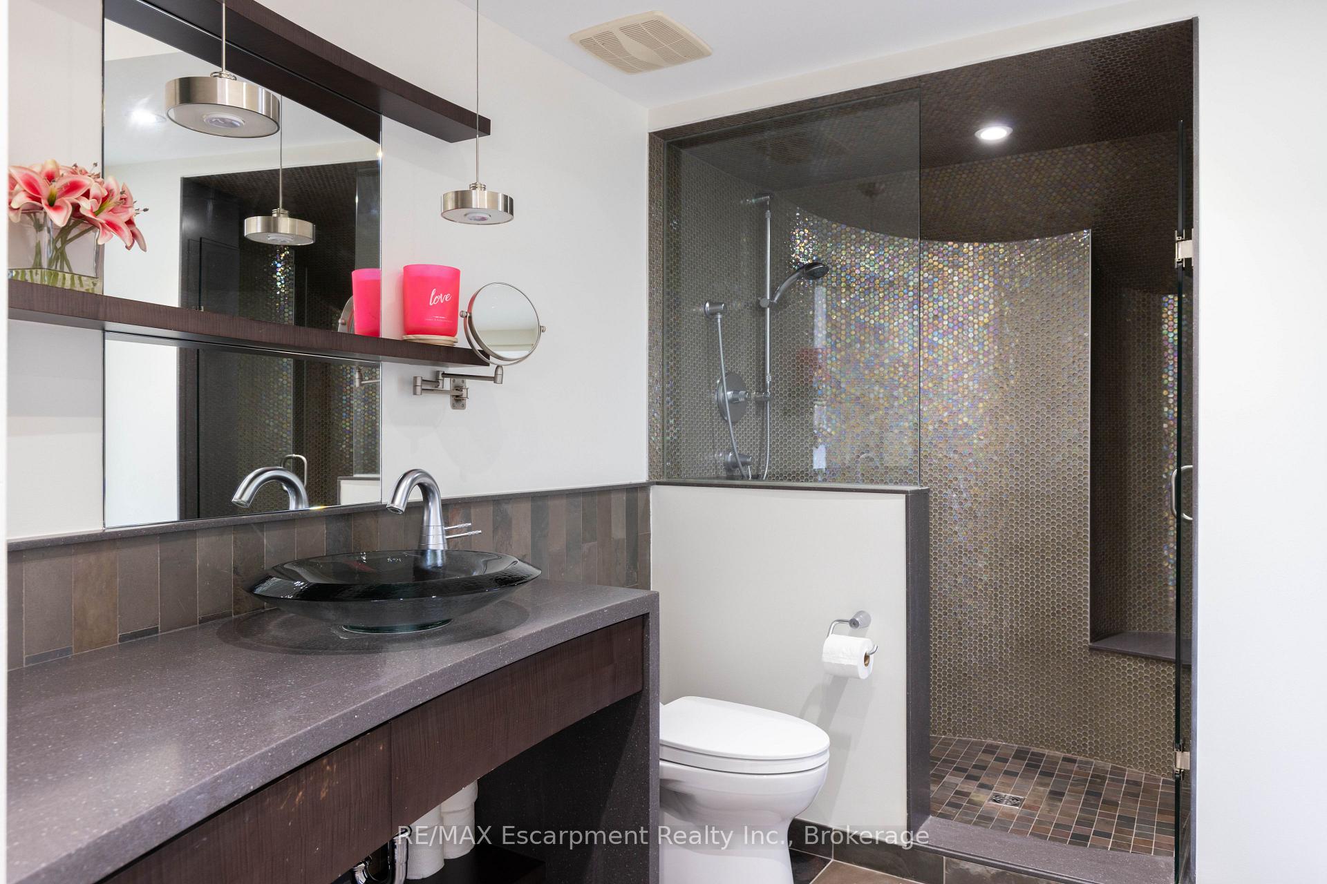 Photo 32 of 1540 Watersedge Road, Mississauga, Clarkson — HOMEH