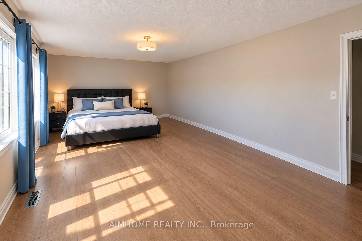Photo 8 of 62 Lakespring Drive, Markham, Cachet — HOMEH