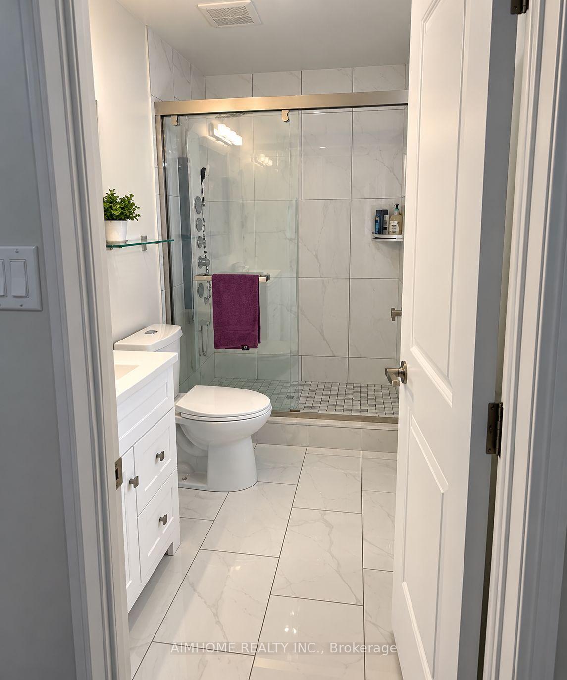 Photo 14 of 62 Lakespring Drive, Markham, Cachet — HOMEH