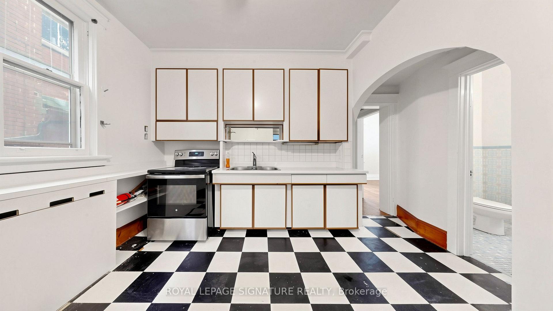 Photo 8 of 132 Marion Street, Toronto, Roncesvalles — HOMEH
