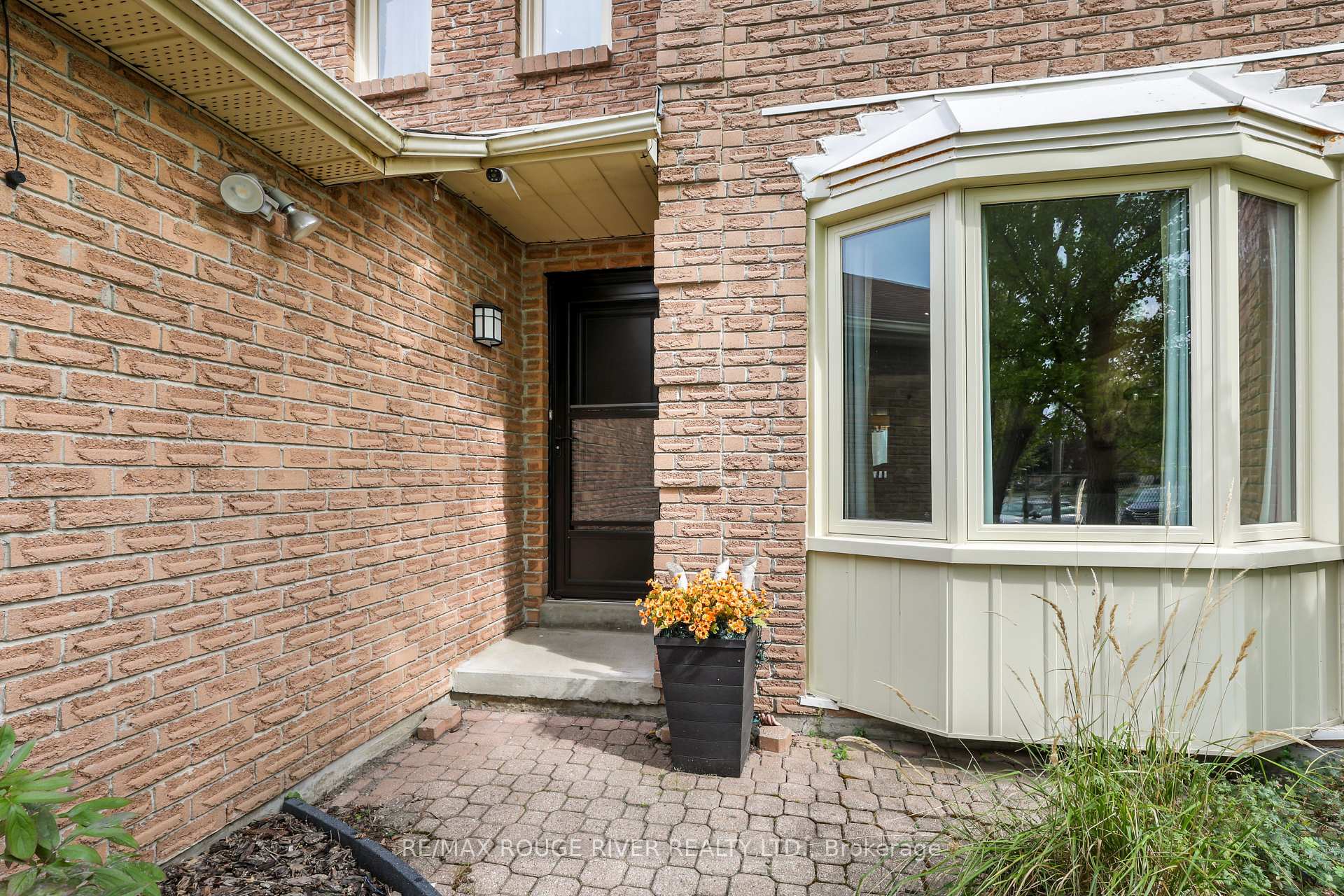 Photo 2 of 648 Cognac Crescent, Pickering, Amberlea — HOMEH