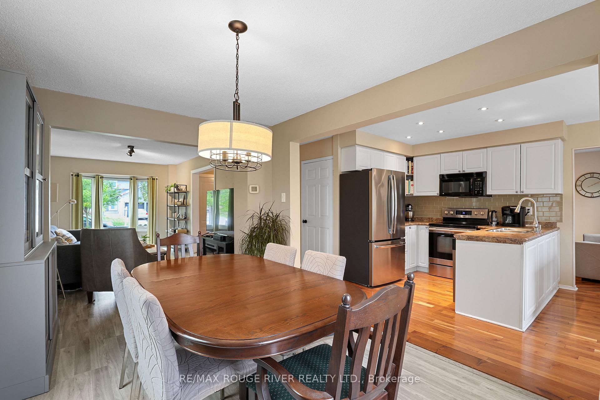 Photo 6 of 648 Cognac Crescent, Pickering, Amberlea — HOMEH