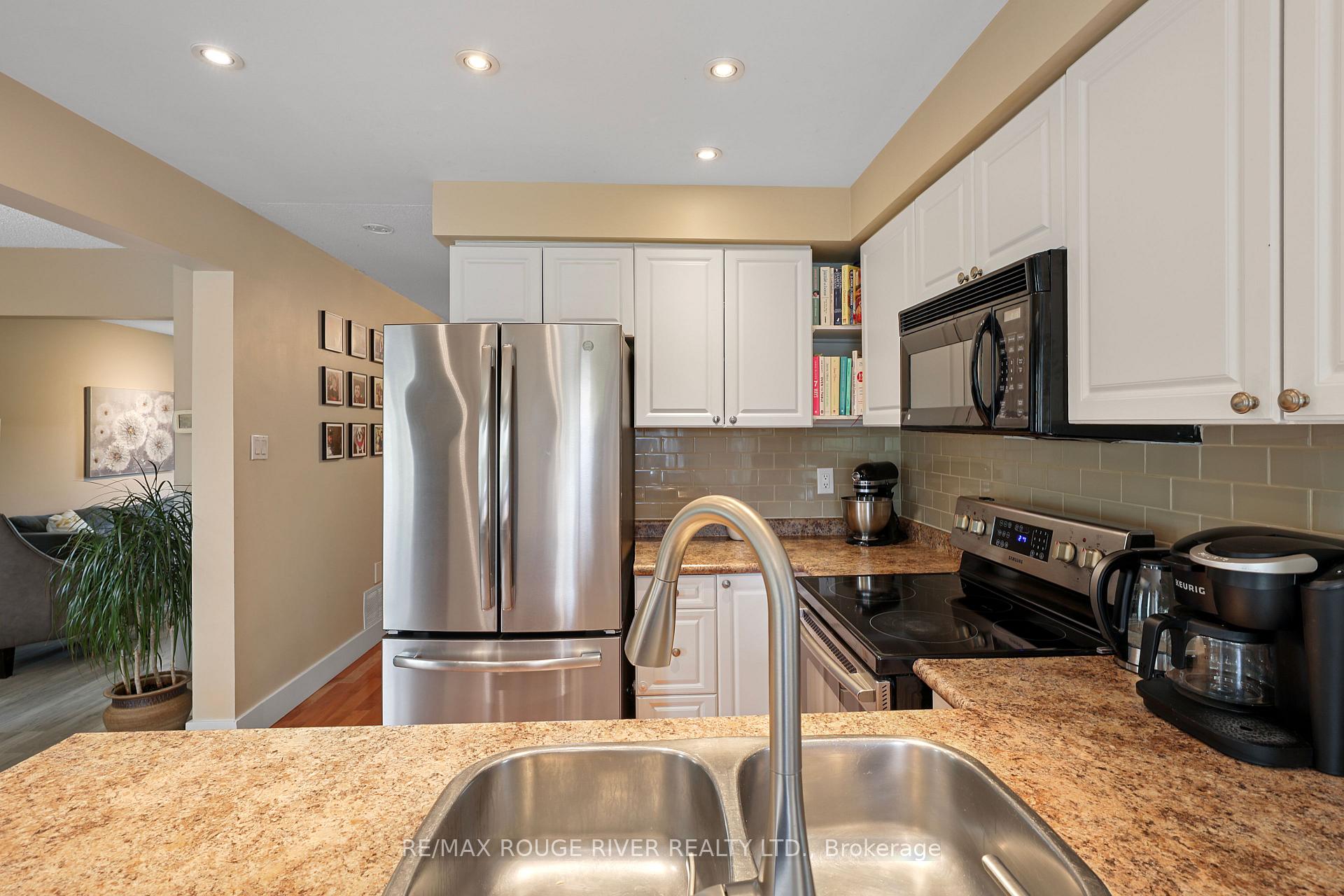Photo 13 of 648 Cognac Crescent, Pickering, Amberlea — HOMEH