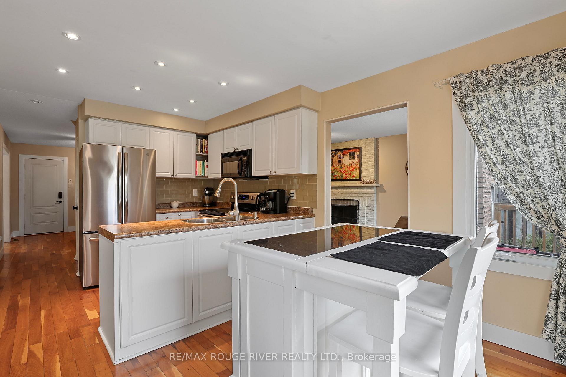 Photo 16 of 648 Cognac Crescent, Pickering, Amberlea — HOMEH