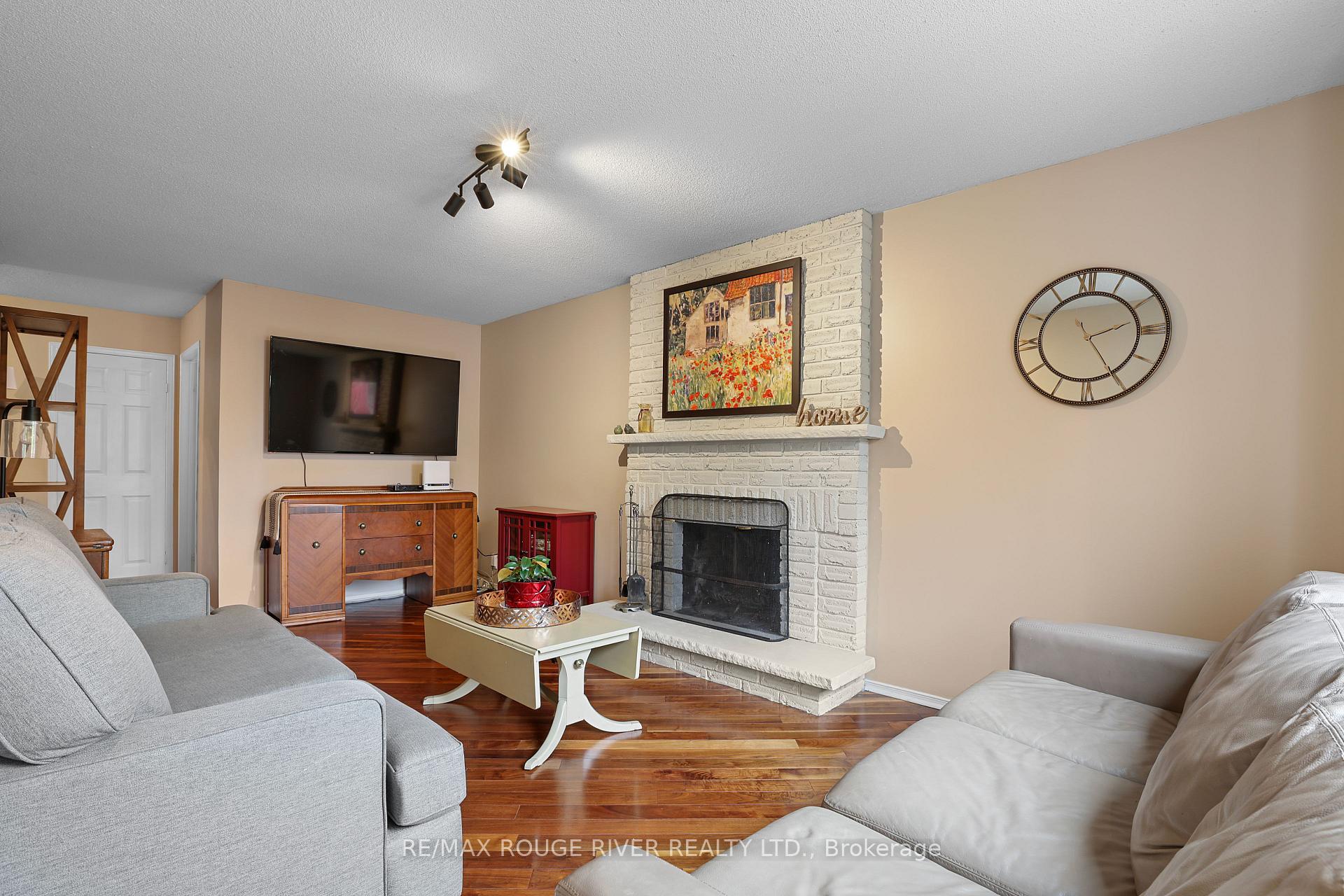 Photo 18 of 648 Cognac Crescent, Pickering, Amberlea — HOMEH