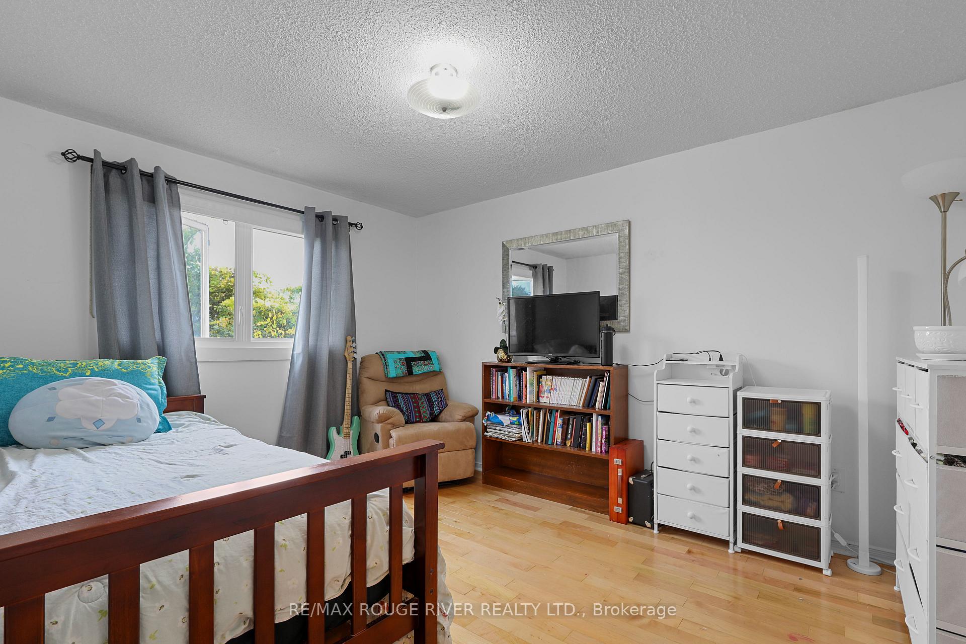 Photo 30 of 648 Cognac Crescent, Pickering, Amberlea — HOMEH