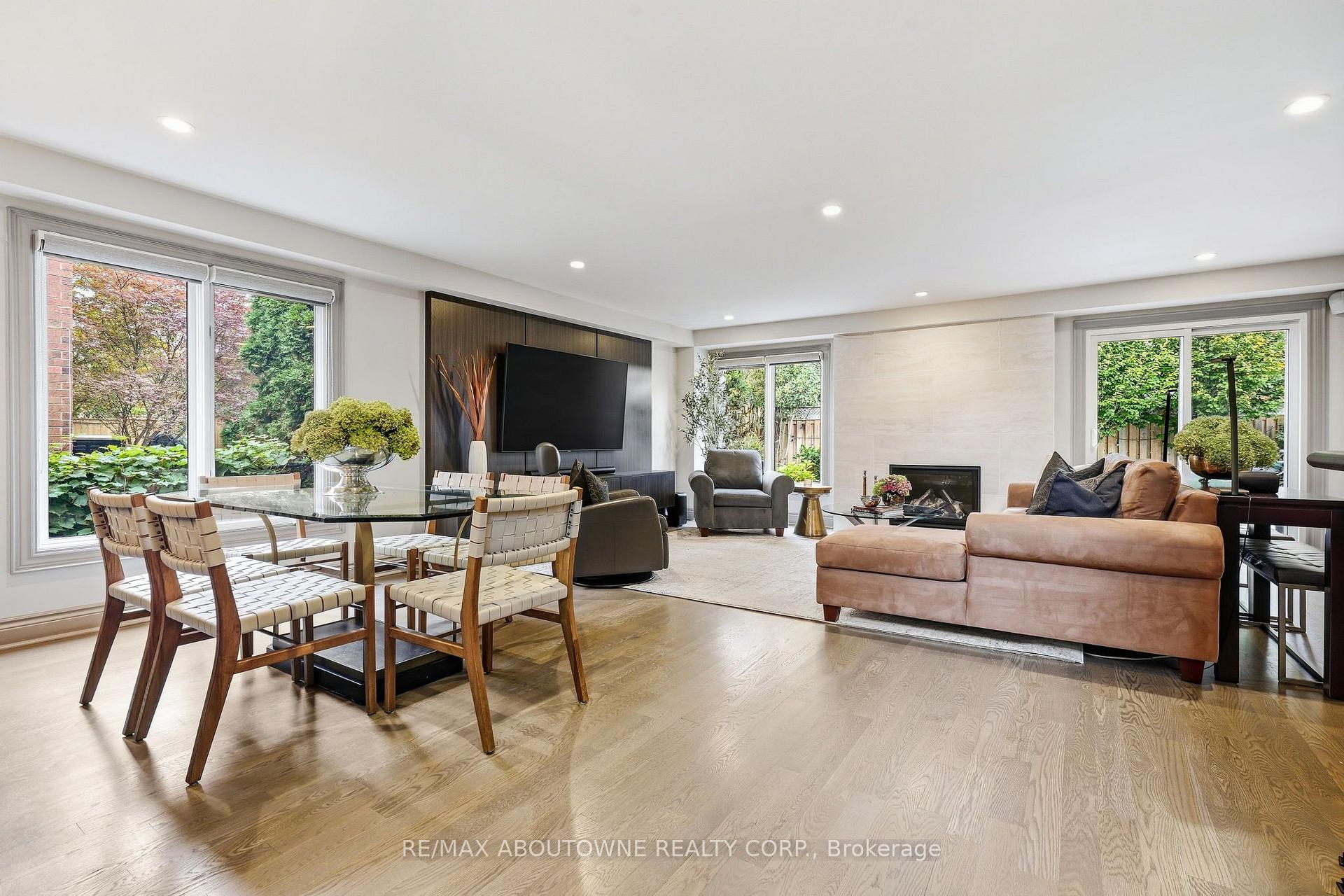 Photo 6 of 2747 Teak Crescent, Oakville, Clearview — HOMEH