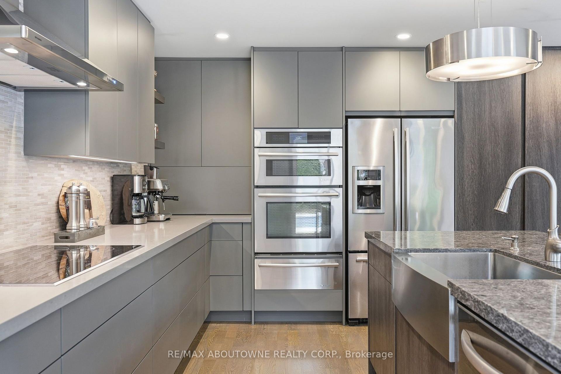Photo 19 of 2747 Teak Crescent, Oakville, Clearview — HOMEH