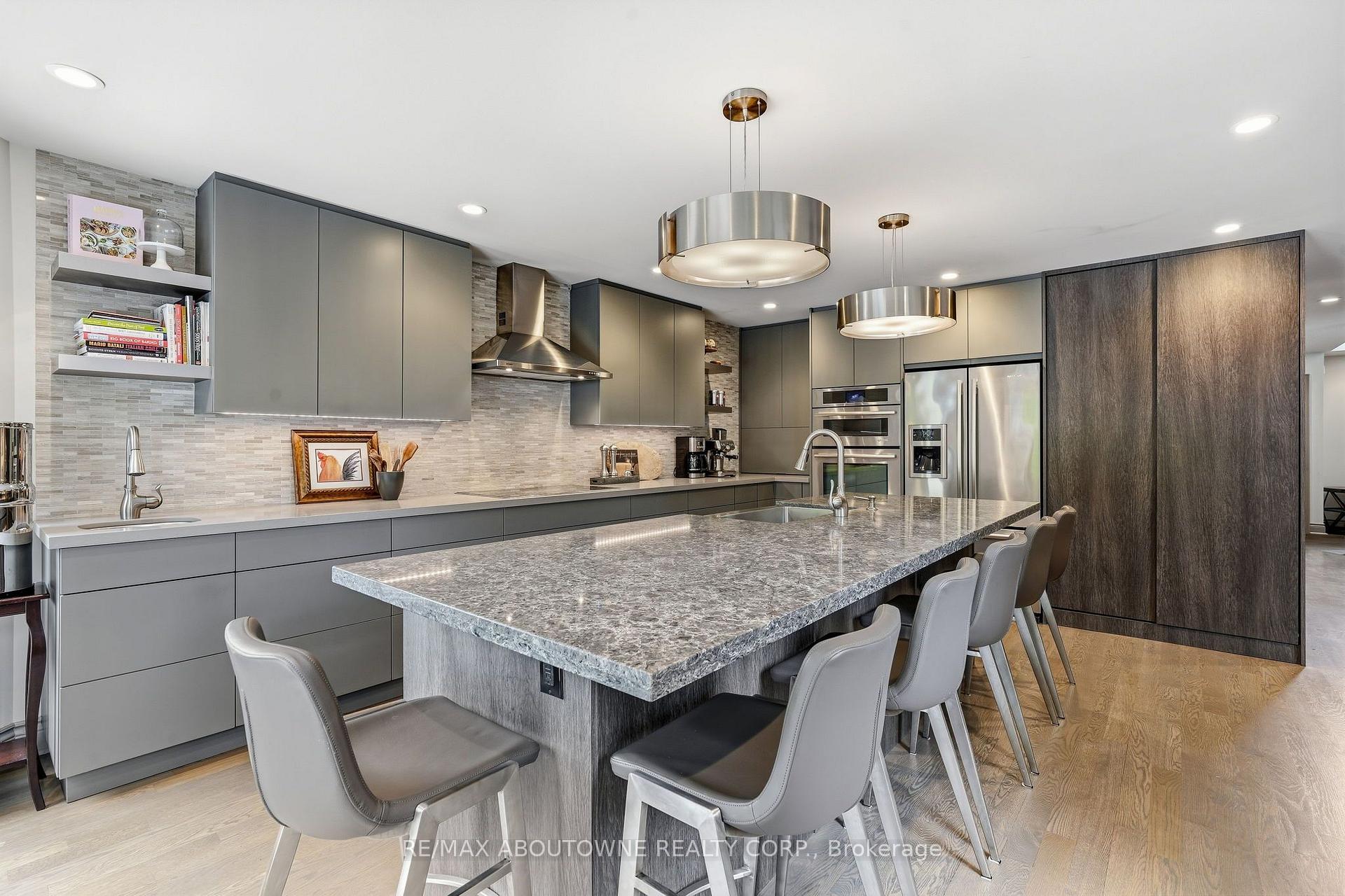 Photo 20 of 2747 Teak Crescent, Oakville, Clearview — HOMEH