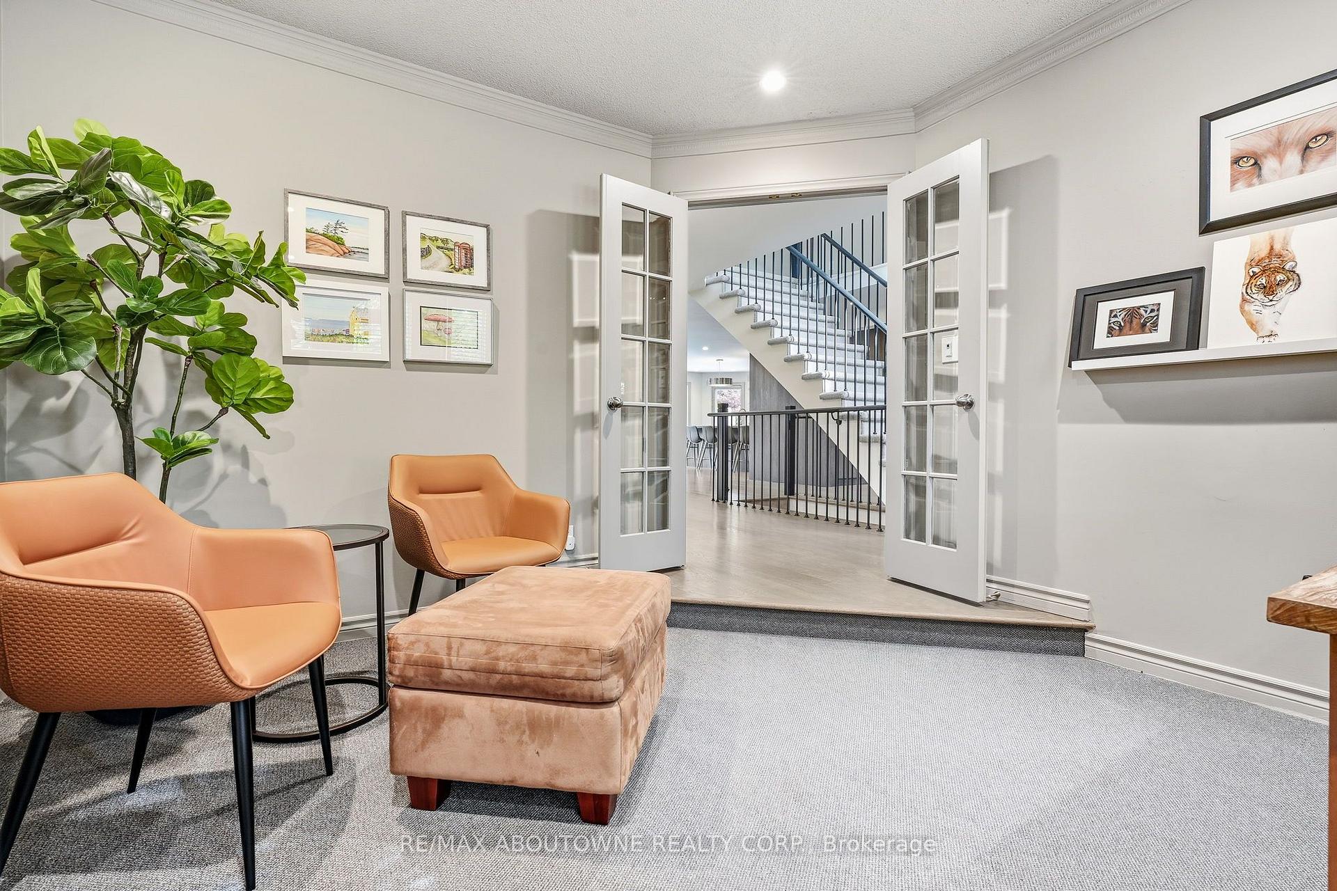 Photo 24 of 2747 Teak Crescent, Oakville, Clearview — HOMEH