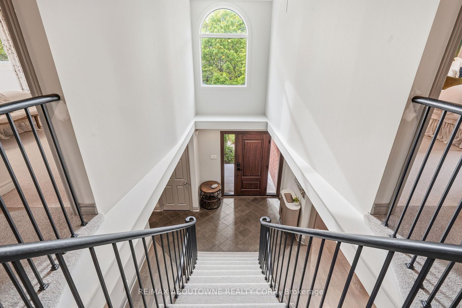 Photo 28 of 2747 Teak Crescent, Oakville, Clearview — HOMEH