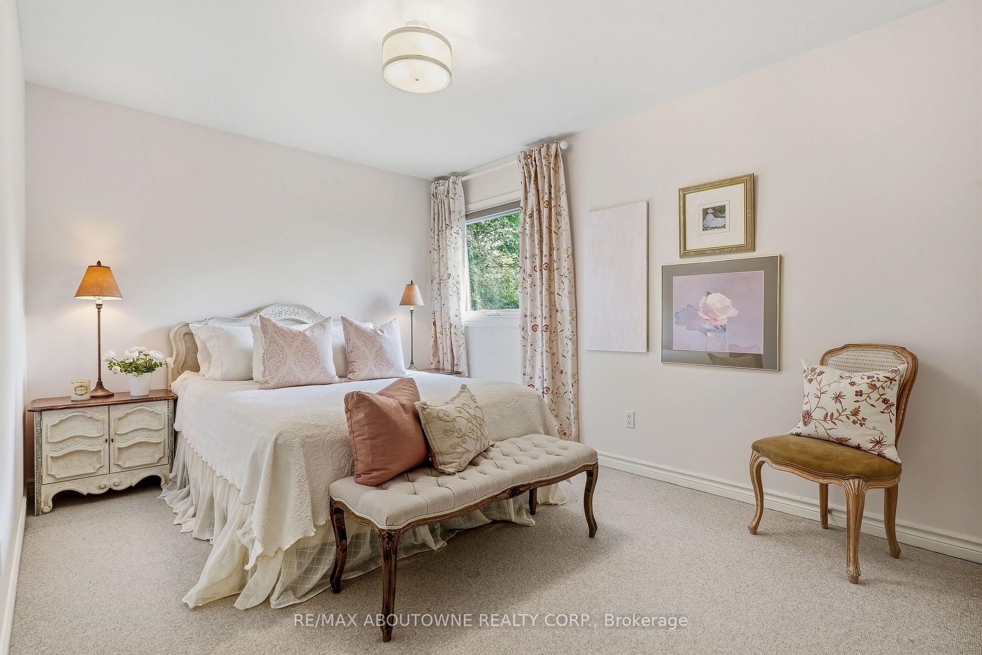 Photo 36 of 2747 Teak Crescent, Oakville, Clearview — HOMEH