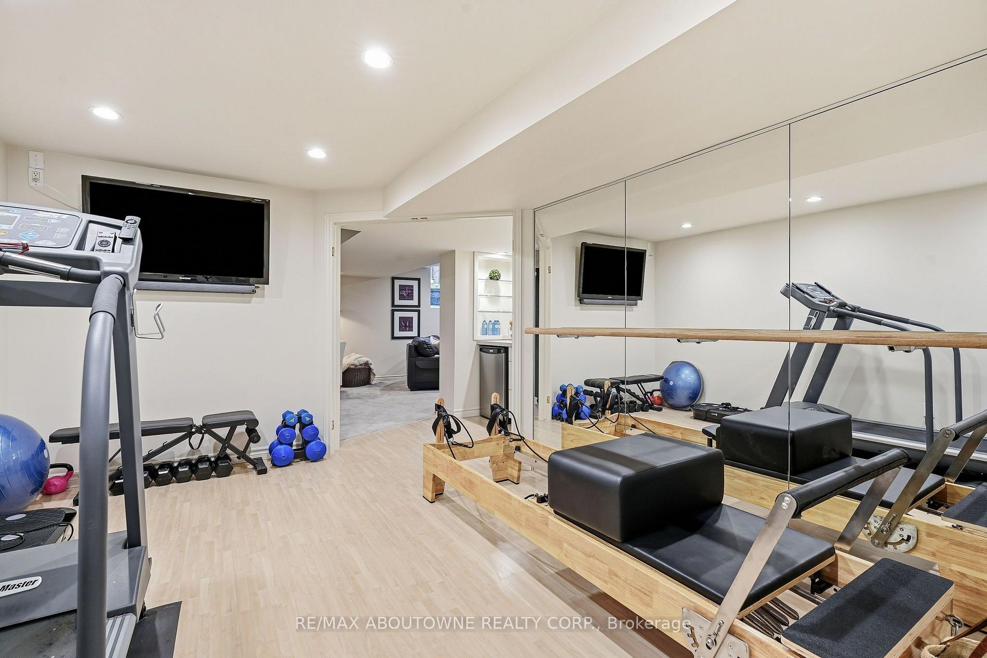 Photo 43 of 2747 Teak Crescent, Oakville, Clearview — HOMEH