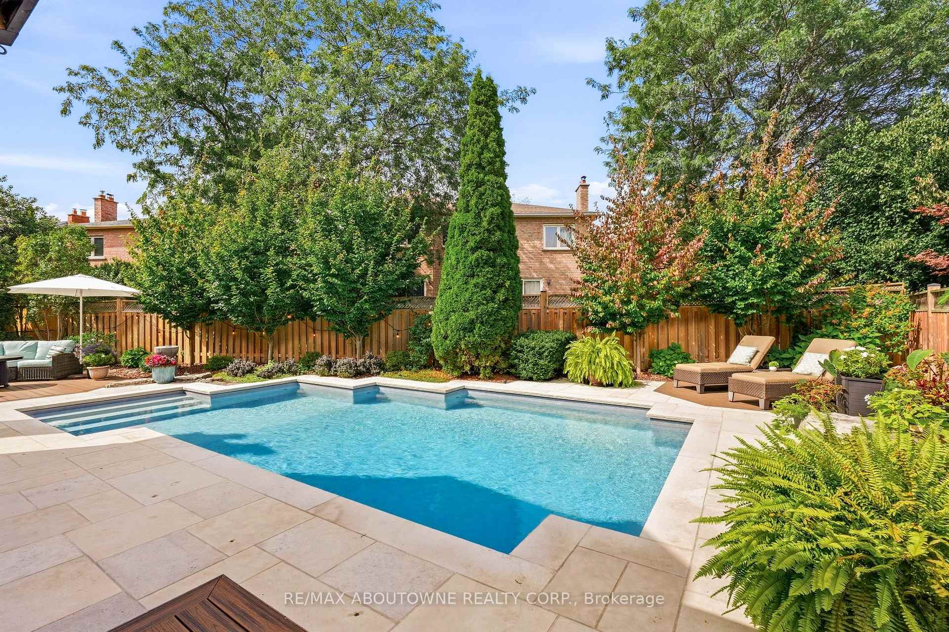 Photo 45 of 2747 Teak Crescent, Oakville, Clearview — HOMEH