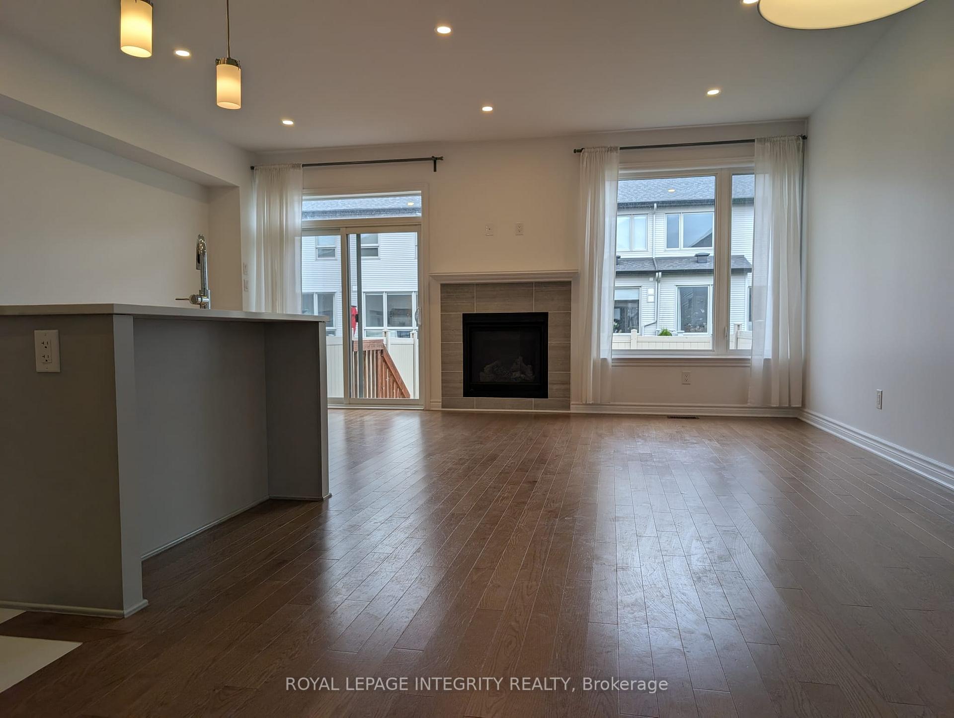 Photo 3 of 15 Brixton Way, Ottawa, Stittsville (South) — HOMEH