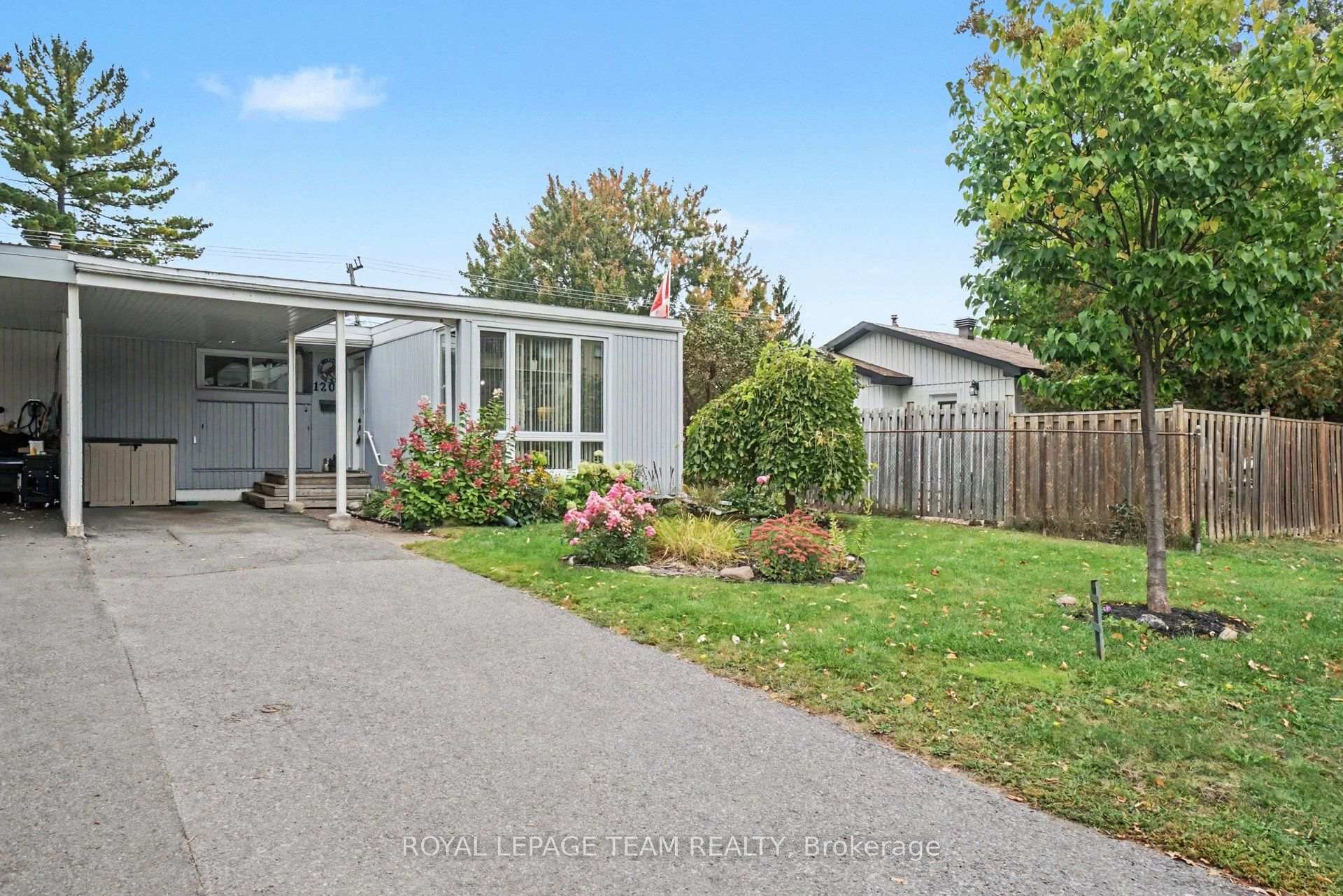 Photo 4 of 1201 Meadowlands Drive E, Ottawa, City View/Skyline/Fisher Heights/Parkwood Hills — HOMEH