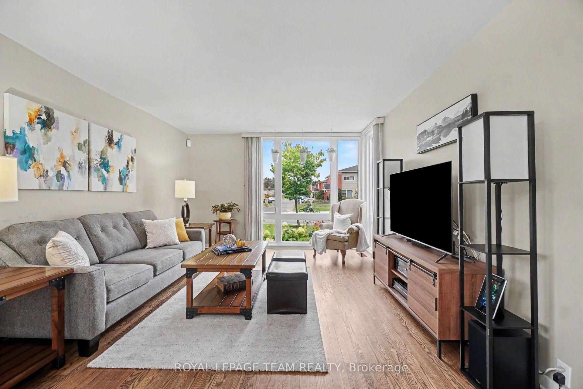 Photo 6 of 1201 Meadowlands Drive E, Ottawa, City View/Skyline/Fisher Heights/Parkwood Hills — HOMEH