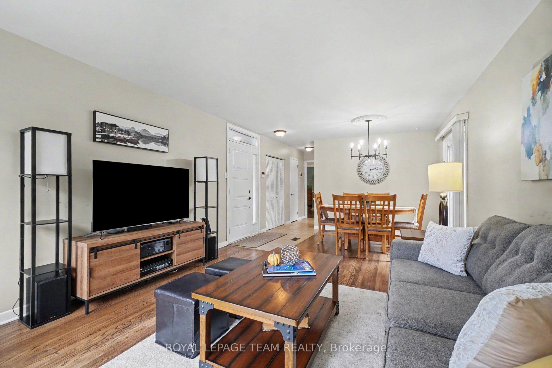 Photo 7 of 1201 Meadowlands Drive E, Ottawa, City View/Skyline/Fisher Heights/Parkwood Hills — HOMEH
