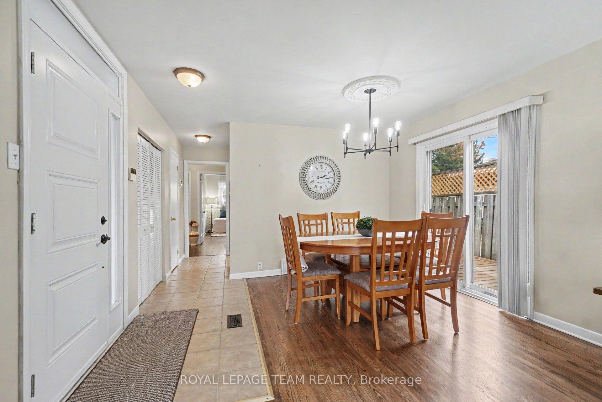 Photo 8 of 1201 Meadowlands Drive E, Ottawa, City View/Skyline/Fisher Heights/Parkwood Hills — HOMEH