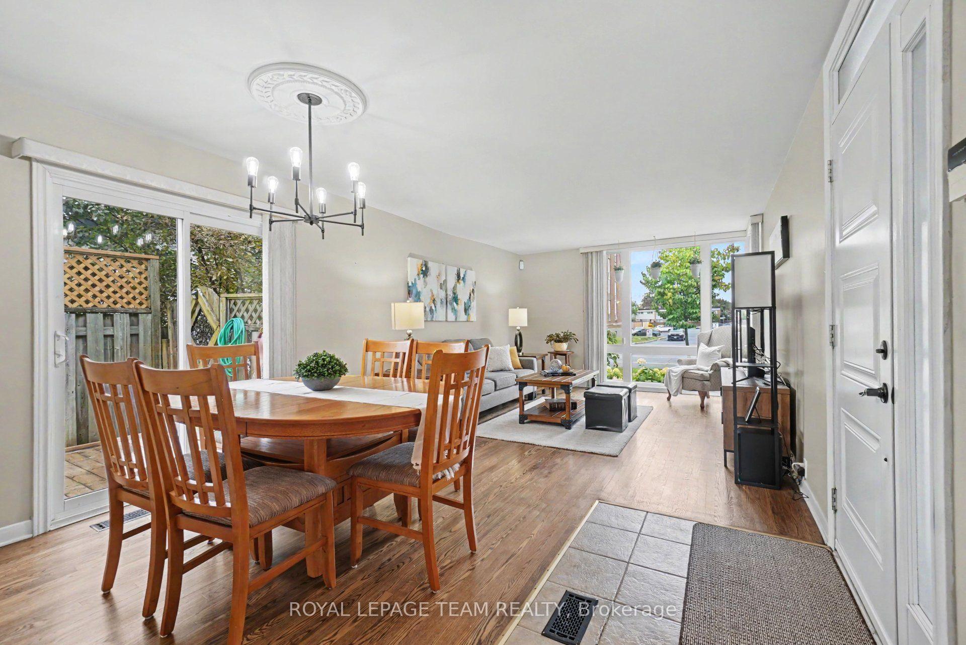 Photo 9 of 1201 Meadowlands Drive E, Ottawa, City View/Skyline/Fisher Heights/Parkwood Hills — HOMEH