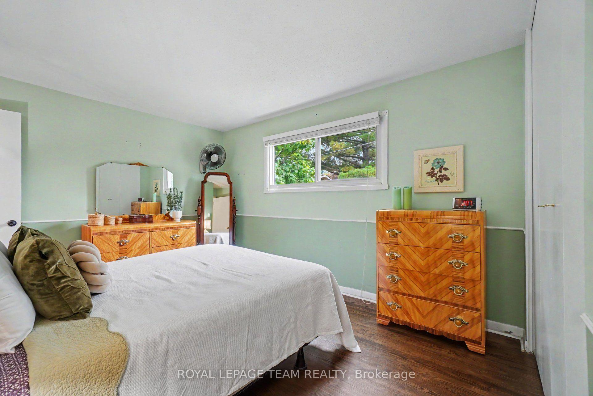 Photo 17 of 1201 Meadowlands Drive E, Ottawa, City View/Skyline/Fisher Heights/Parkwood Hills — HOMEH