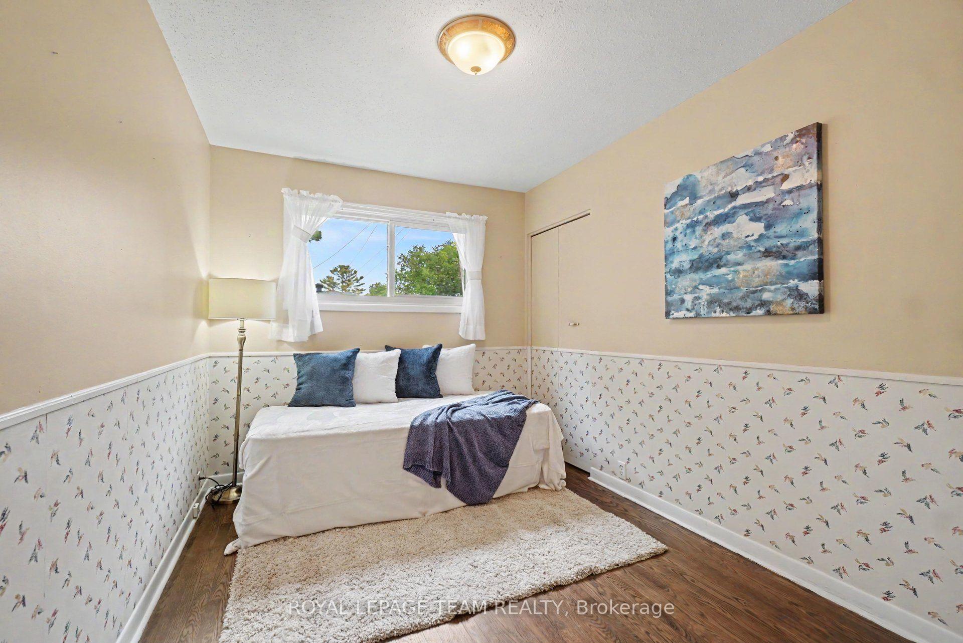 Photo 19 of 1201 Meadowlands Drive E, Ottawa, City View/Skyline/Fisher Heights/Parkwood Hills — HOMEH