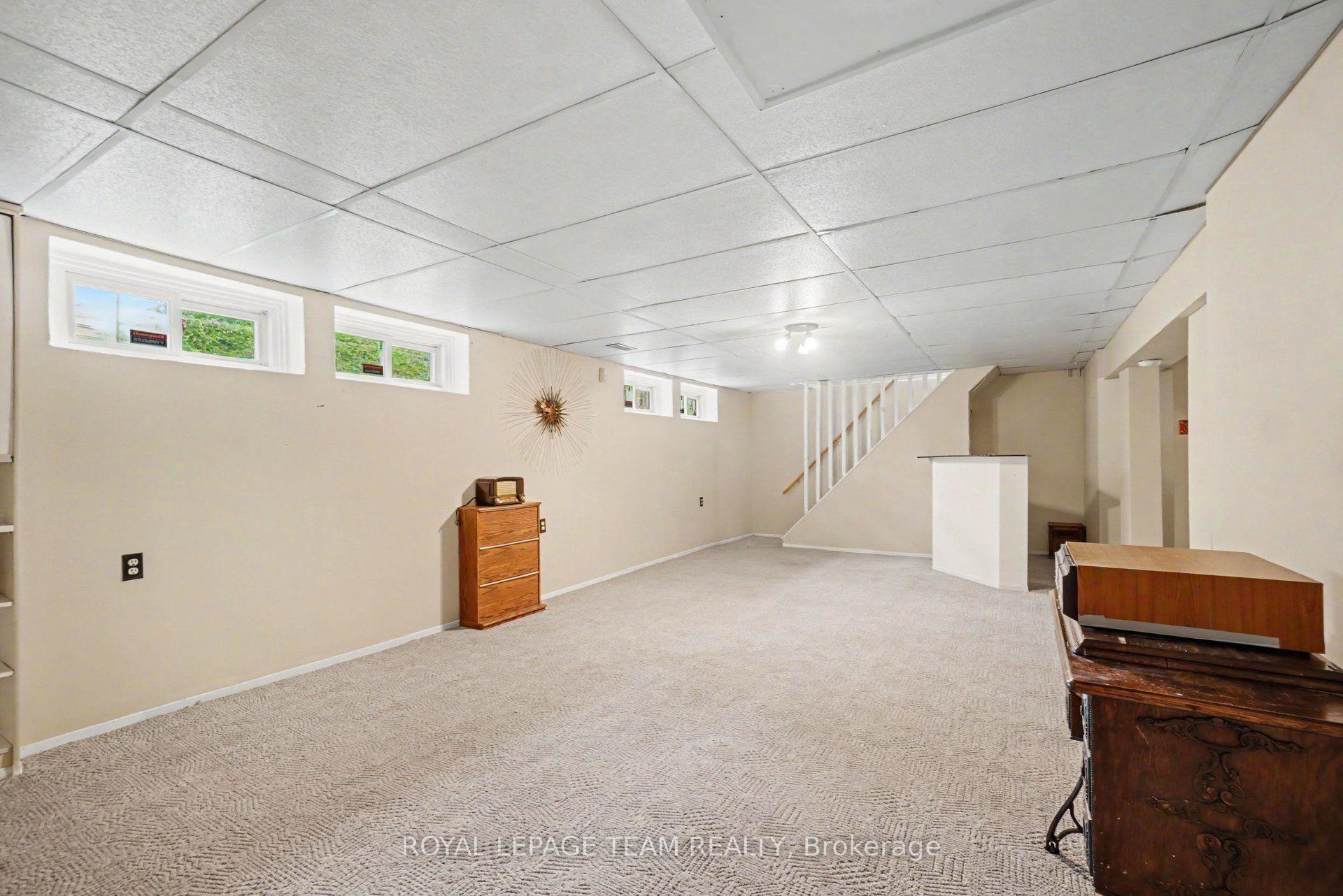Photo 22 of 1201 Meadowlands Drive E, Ottawa, City View/Skyline/Fisher Heights/Parkwood Hills — HOMEH