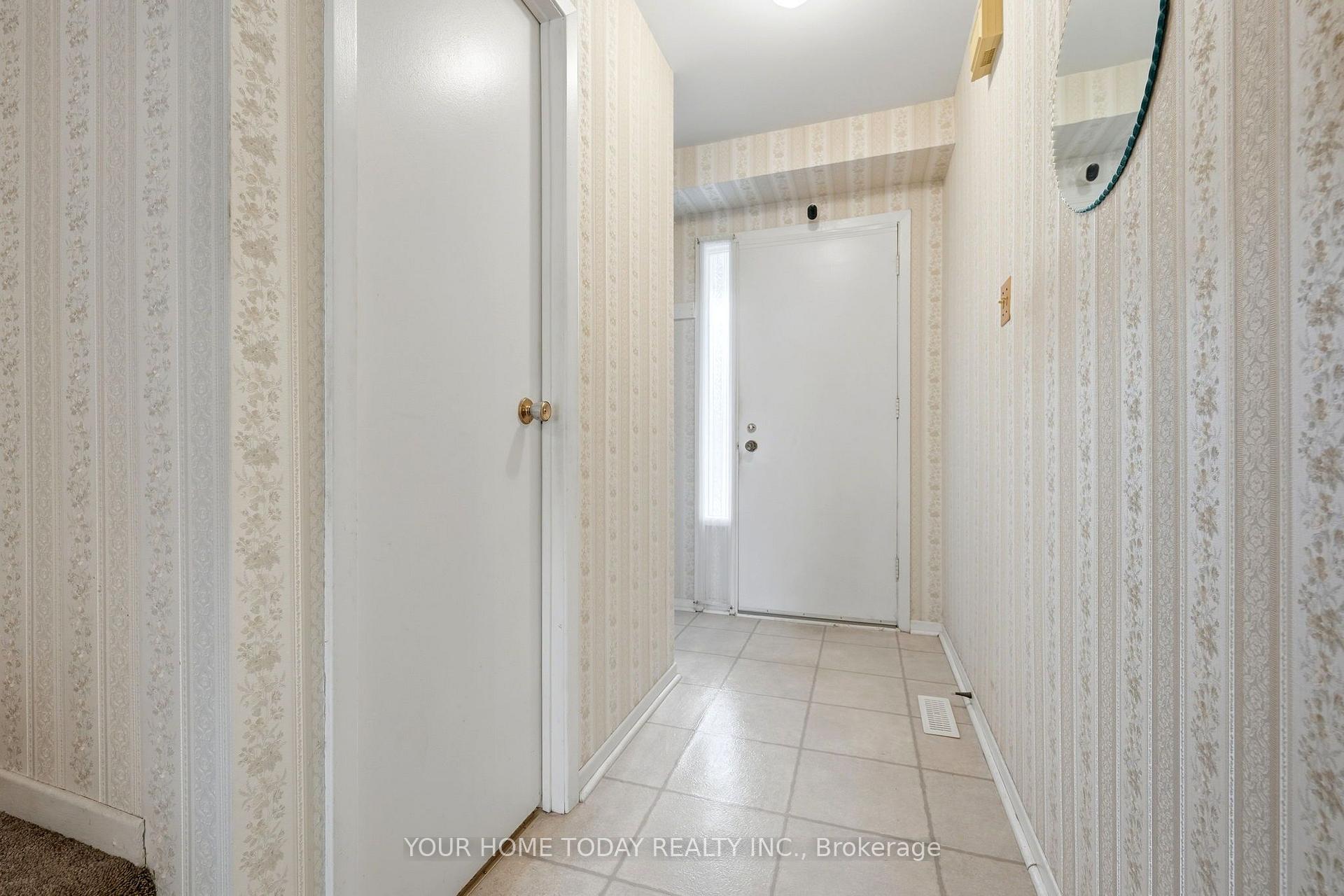 Photo 4 of 7 Greenore Crescent, Halton Hills, Acton — HOMEH