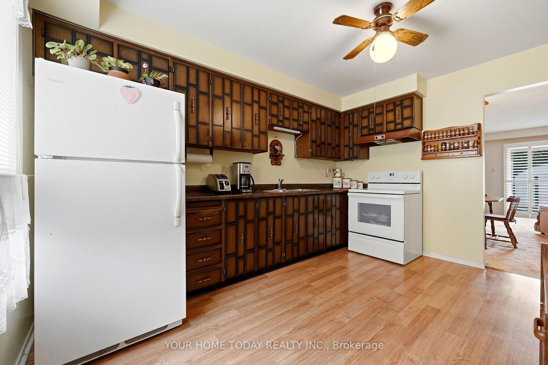 Photo 5 of 7 Greenore Crescent, Halton Hills, Acton — HOMEH