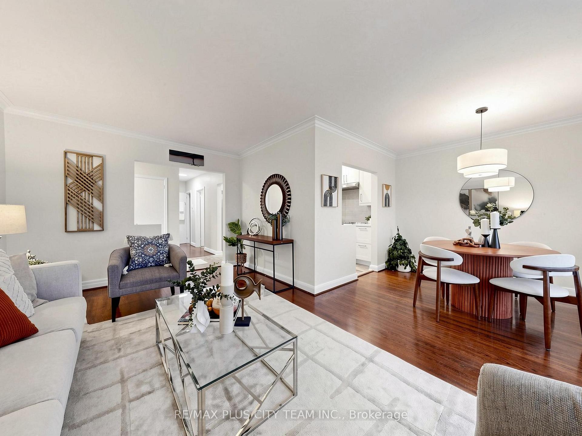 Photo 4 of 16 Holford Crescent, Scarborough, Tam O'Shanter-Sullivan — HOMEH