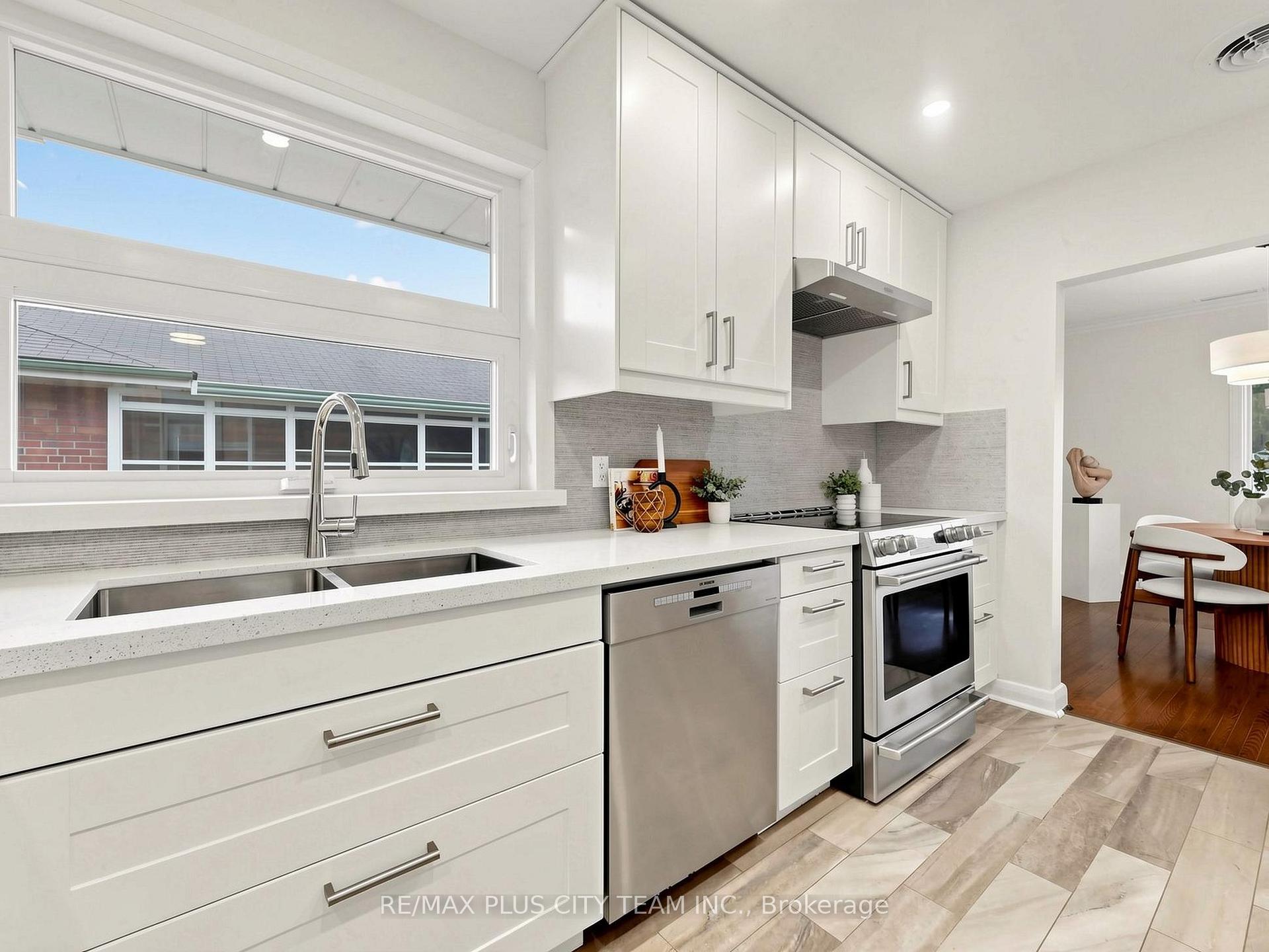 Photo 9 of 16 Holford Crescent, Scarborough, Tam O'Shanter-Sullivan — HOMEH