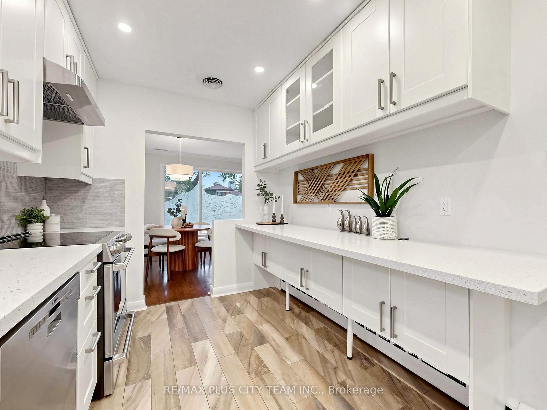 Photo 10 of 16 Holford Crescent, Scarborough, Tam O'Shanter-Sullivan — HOMEH