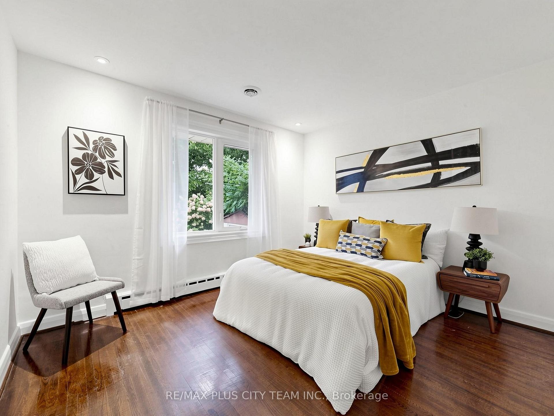 Photo 15 of 16 Holford Crescent, Scarborough, Tam O'Shanter-Sullivan — HOMEH