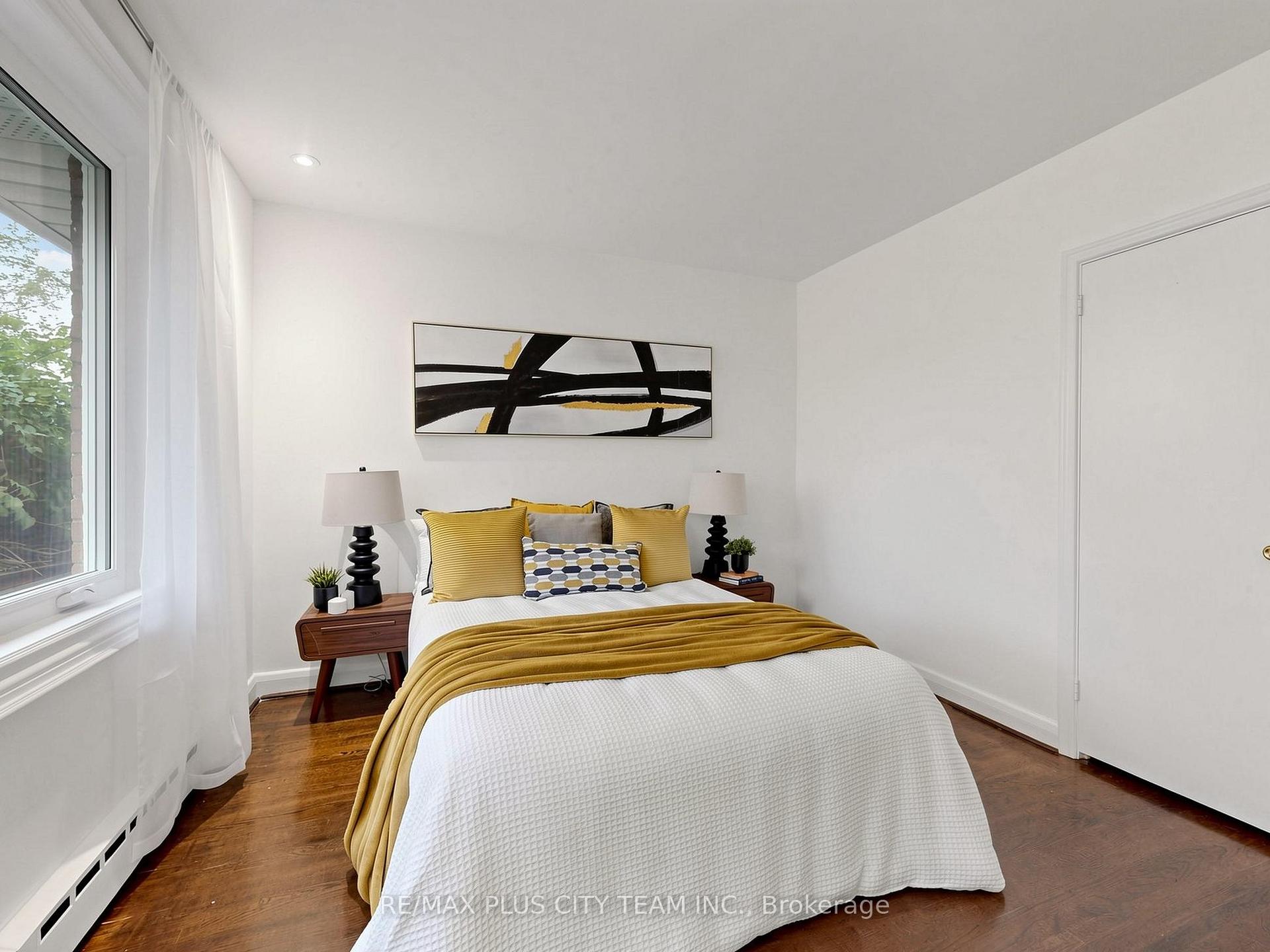 Photo 16 of 16 Holford Crescent, Scarborough, Tam O'Shanter-Sullivan — HOMEH