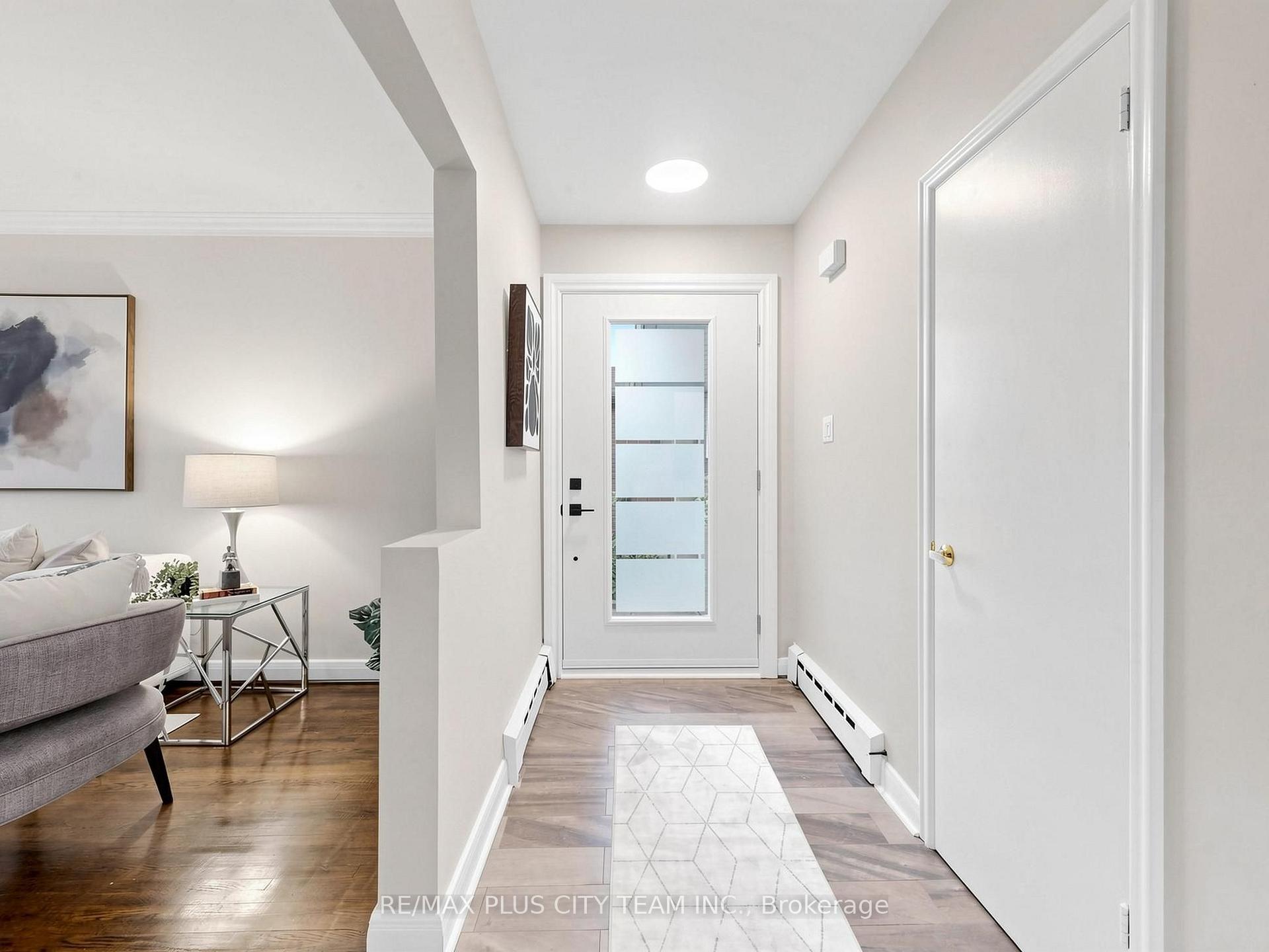 Photo 21 of 16 Holford Crescent, Scarborough, Tam O'Shanter-Sullivan — HOMEH