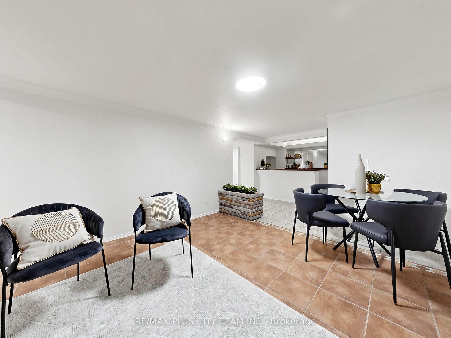 Photo 28 of 16 Holford Crescent, Scarborough, Tam O'Shanter-Sullivan — HOMEH