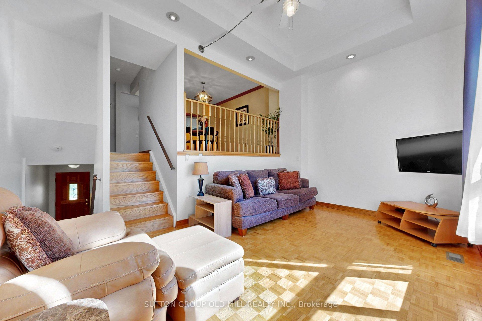 Photo 5 of 96 Darras Court, Brampton, Southgate — HOMEH